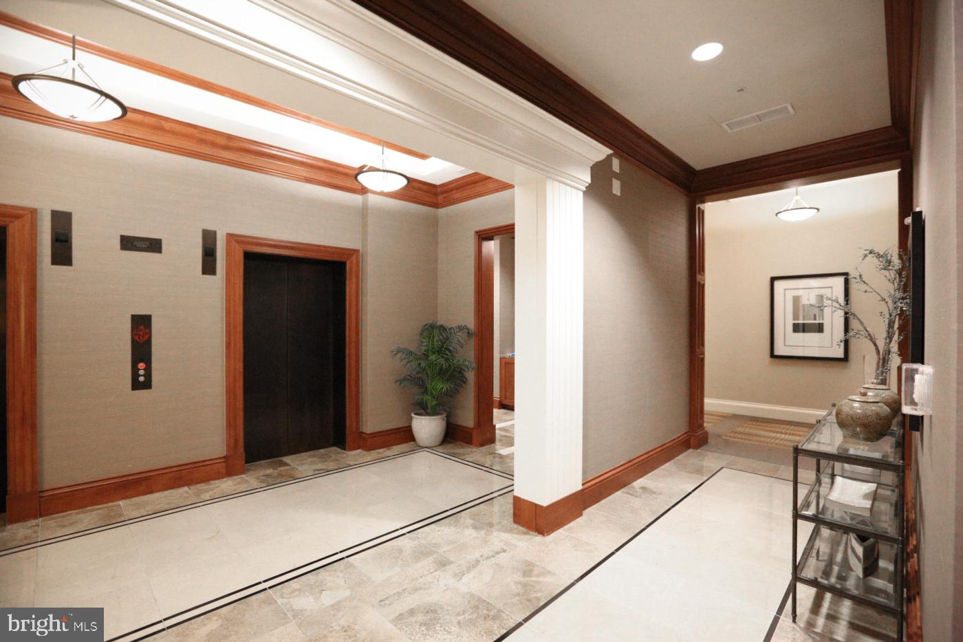 8220 CRESTWOOD HEIGHTS DR #1410, MCLEAN, Virginia 22102, 1 Bedroom Bedrooms, ,2 BathroomsBathrooms,Residential,For sale,8220 CRESTWOOD HEIGHTS DR #1410,VAFX2287202 MLS # VAFX2287202