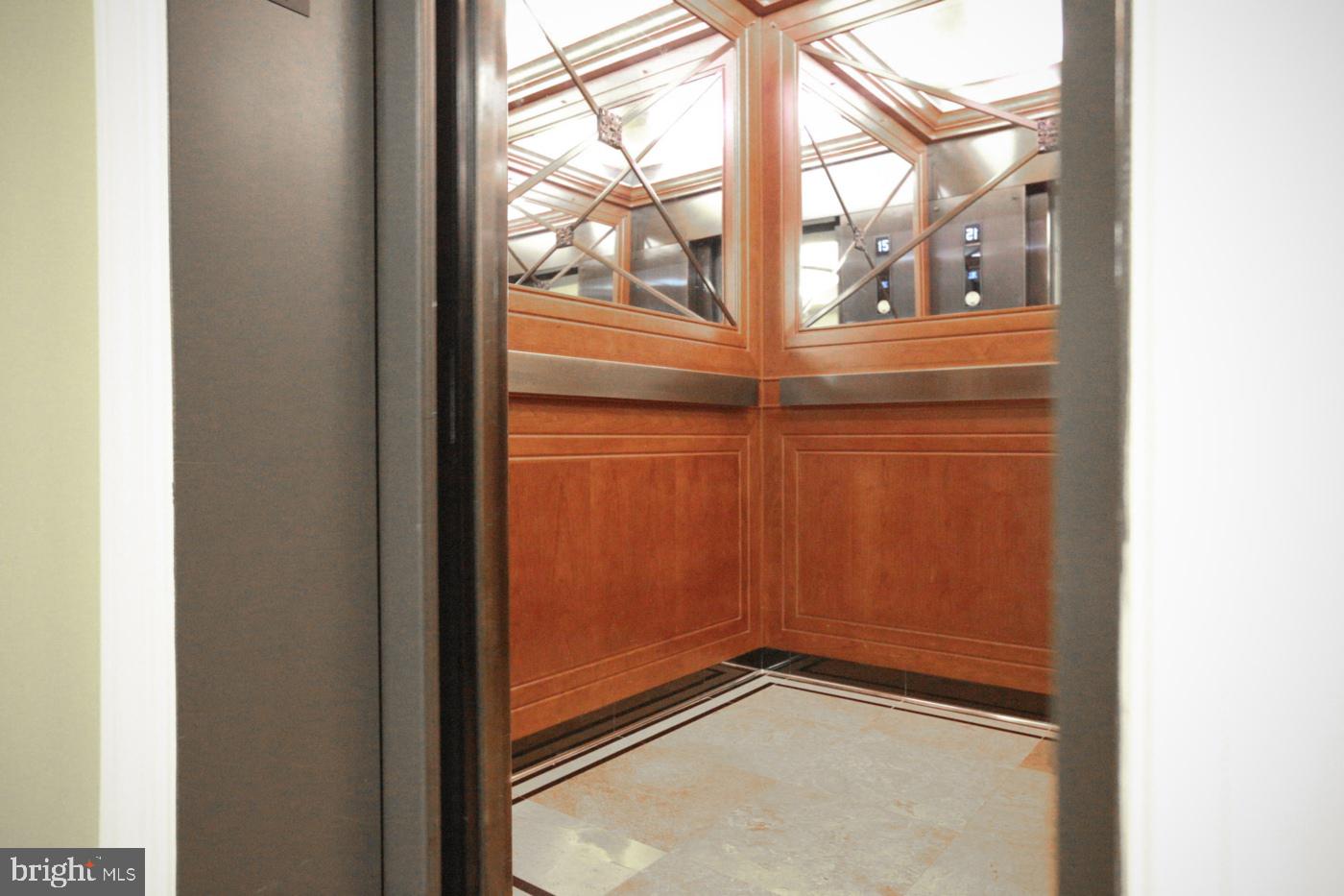 8220 CRESTWOOD HEIGHTS DR #1410, MCLEAN, Virginia 22102, 1 Bedroom Bedrooms, ,2 BathroomsBathrooms,Residential,For sale,8220 CRESTWOOD HEIGHTS DR #1410,VAFX2287202 MLS # VAFX2287202