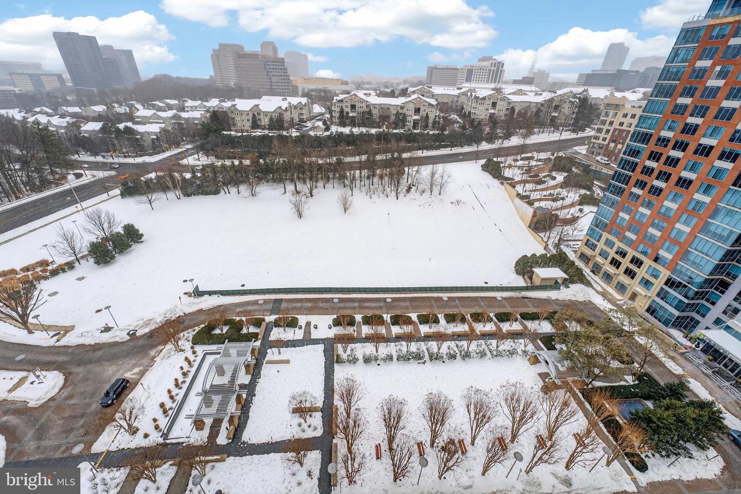 8220 CRESTWOOD HEIGHTS DR #1410, MCLEAN, Virginia 22102, 1 Bedroom Bedrooms, ,2 BathroomsBathrooms,Residential,For sale,8220 CRESTWOOD HEIGHTS DR #1410,VAFX2287202 MLS # VAFX2287202