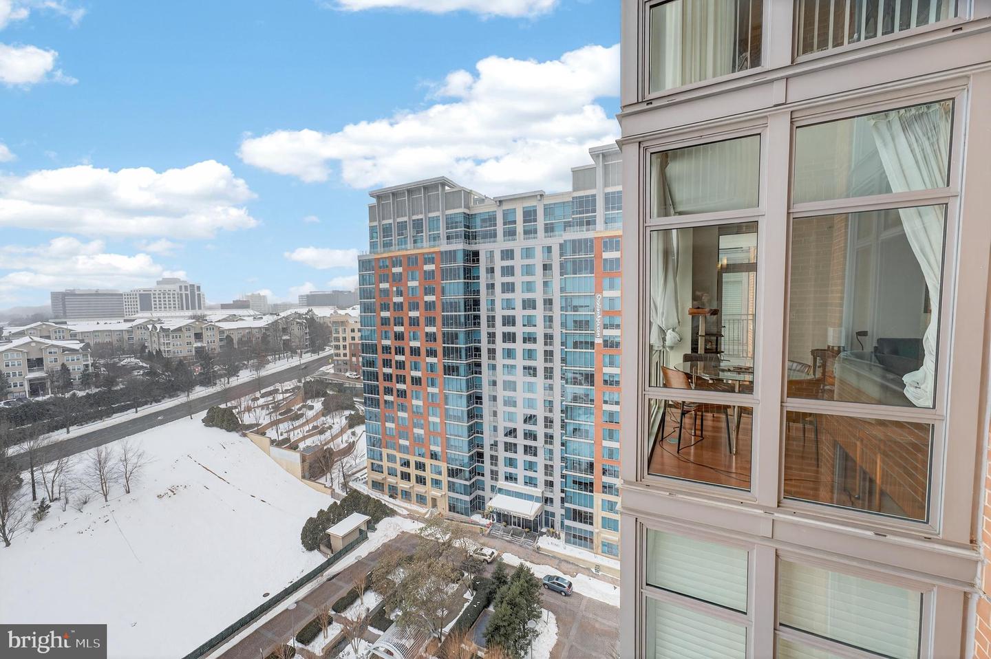 8220 CRESTWOOD HEIGHTS DR #1410, MCLEAN, Virginia 22102, 1 Bedroom Bedrooms, ,2 BathroomsBathrooms,Residential,For sale,8220 CRESTWOOD HEIGHTS DR #1410,VAFX2287202 MLS # VAFX2287202