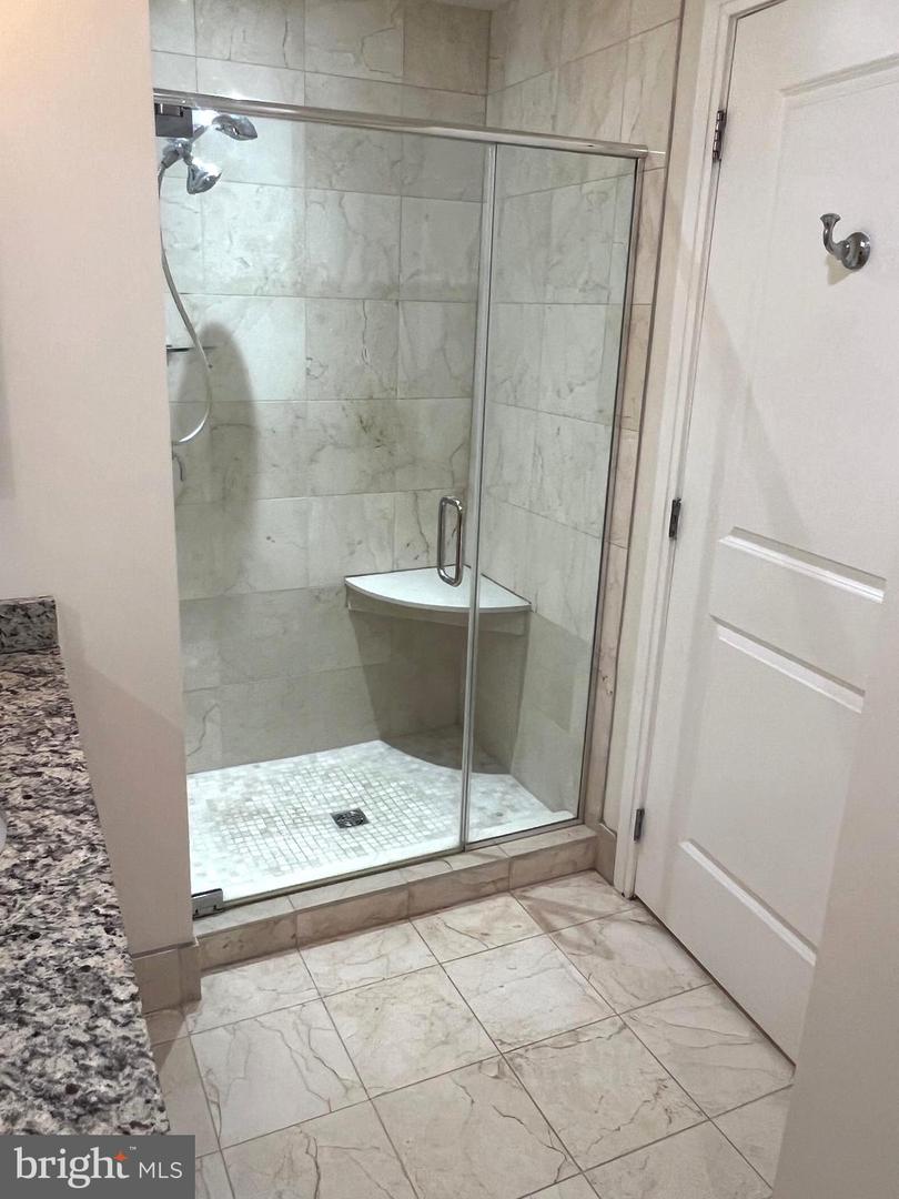 8220 CRESTWOOD HEIGHTS DR #1410, MCLEAN, Virginia 22102, 1 Bedroom Bedrooms, ,2 BathroomsBathrooms,Residential,For sale,8220 CRESTWOOD HEIGHTS DR #1410,VAFX2287202 MLS # VAFX2287202