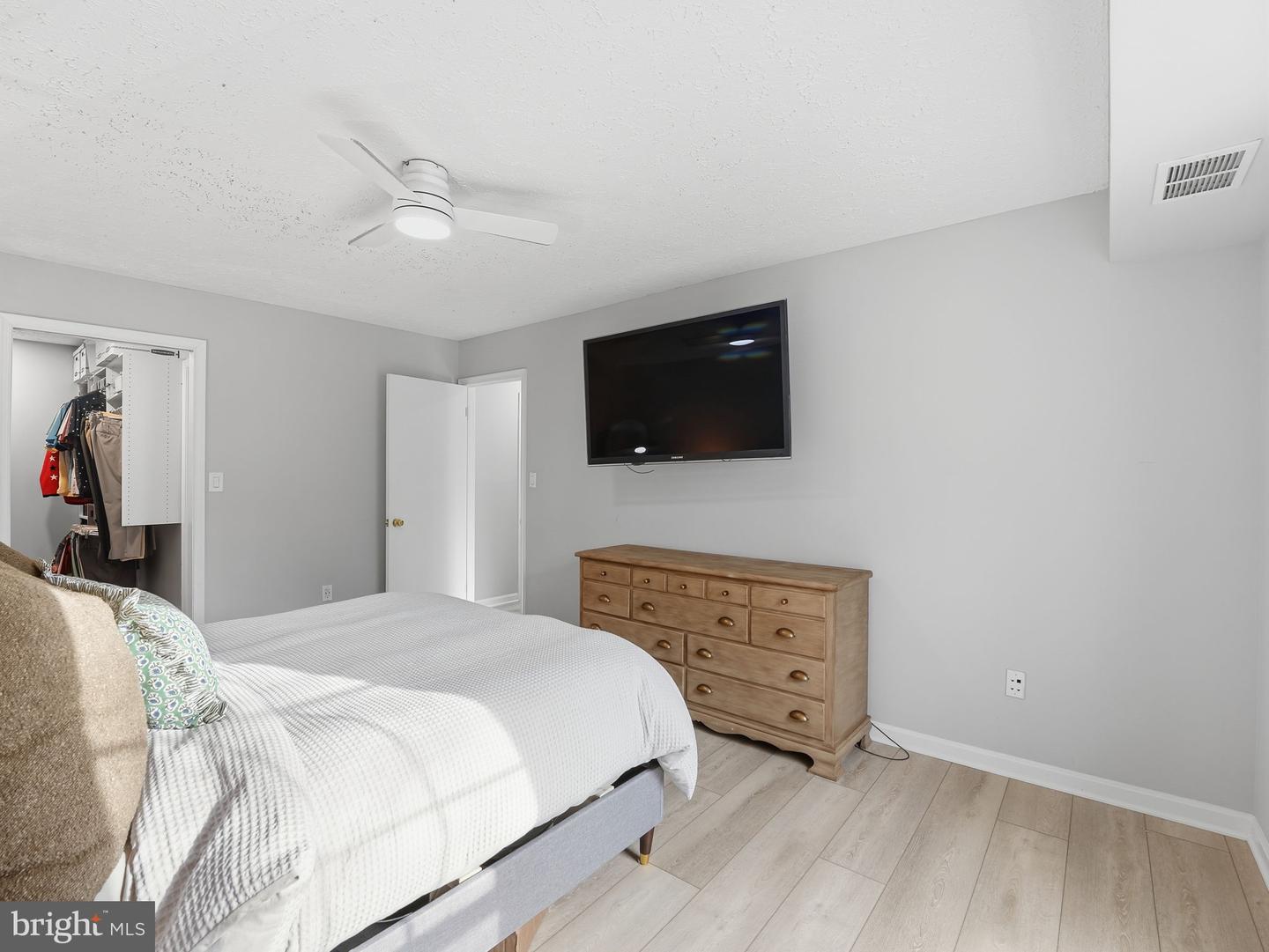 7770 WILLOW POINT DR, FALLS CHURCH, Virginia 22042, 2 Bedrooms Bedrooms, ,2 BathroomsBathrooms,Residential,For sale,7770 WILLOW POINT DR,VAFX2287228 MLS # VAFX2287228 7770 WILLOW POINT DR, FALLS CHURCH, Virginia 22042, 2 Bedrooms Bedrooms, ,2 BathroomsBathrooms,Residential,For sale,7770 WILLOW POINT DR,VAFX2287228 MLS # VAFX2287228