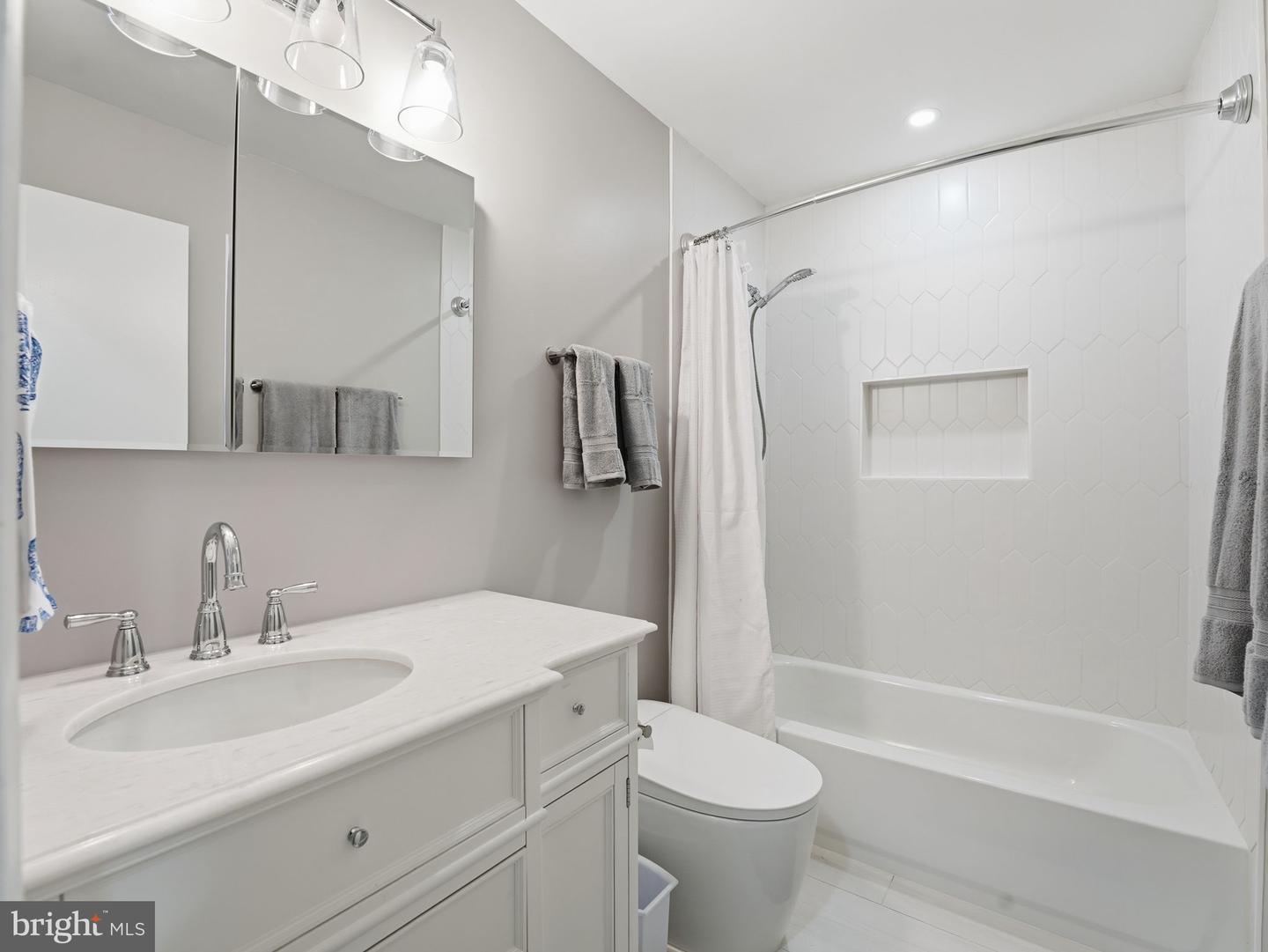 7770 WILLOW POINT DR, FALLS CHURCH, Virginia 22042, 2 Bedrooms Bedrooms, ,2 BathroomsBathrooms,Residential,For sale,7770 WILLOW POINT DR,VAFX2287228 MLS # VAFX2287228 7770 WILLOW POINT DR, FALLS CHURCH, Virginia 22042, 2 Bedrooms Bedrooms, ,2 BathroomsBathrooms,Residential,For sale,7770 WILLOW POINT DR,VAFX2287228 MLS # VAFX2287228