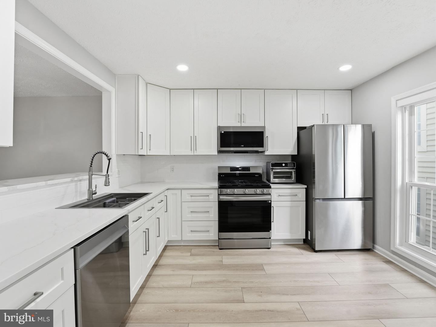 7770 WILLOW POINT DR, FALLS CHURCH, Virginia 22042, 2 Bedrooms Bedrooms, ,2 BathroomsBathrooms,Residential,For sale,7770 WILLOW POINT DR,VAFX2287228 MLS # VAFX2287228 7770 WILLOW POINT DR, FALLS CHURCH, Virginia 22042, 2 Bedrooms Bedrooms, ,2 BathroomsBathrooms,Residential,For sale,7770 WILLOW POINT DR,VAFX2287228 MLS # VAFX2287228