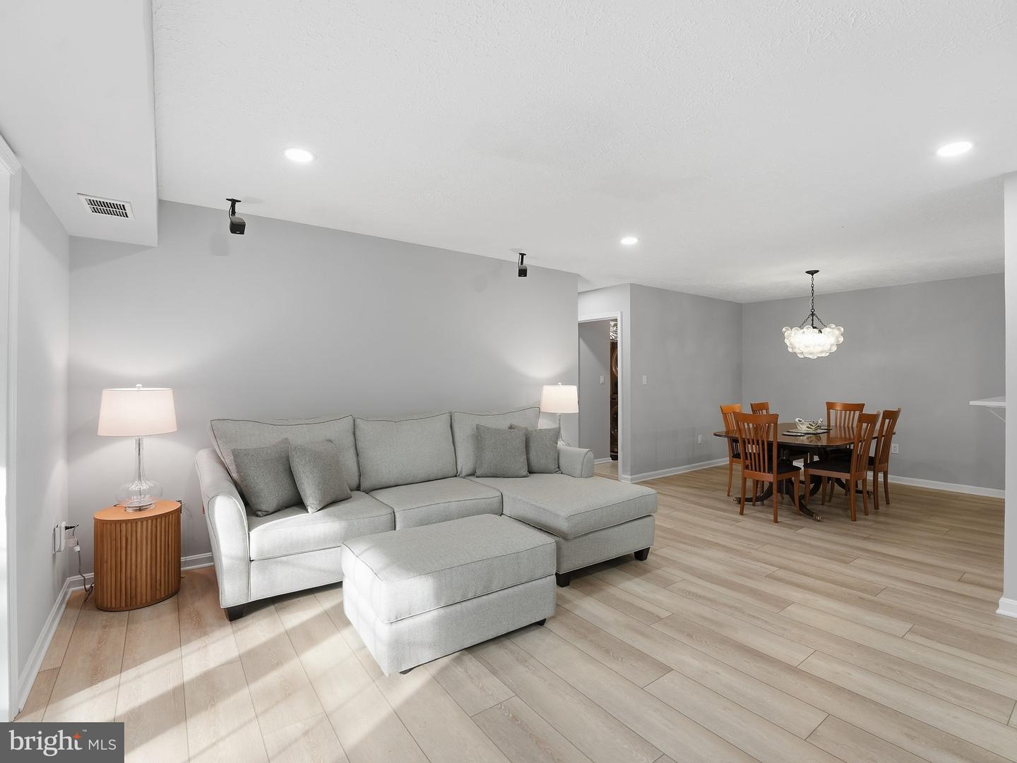 7770 WILLOW POINT DR, FALLS CHURCH, Virginia 22042, 2 Bedrooms Bedrooms, ,2 BathroomsBathrooms,Residential,For sale,7770 WILLOW POINT DR,VAFX2287228 MLS # VAFX2287228 7770 WILLOW POINT DR, FALLS CHURCH, Virginia 22042, 2 Bedrooms Bedrooms, ,2 BathroomsBathrooms,Residential,For sale,7770 WILLOW POINT DR,VAFX2287228 MLS # VAFX2287228