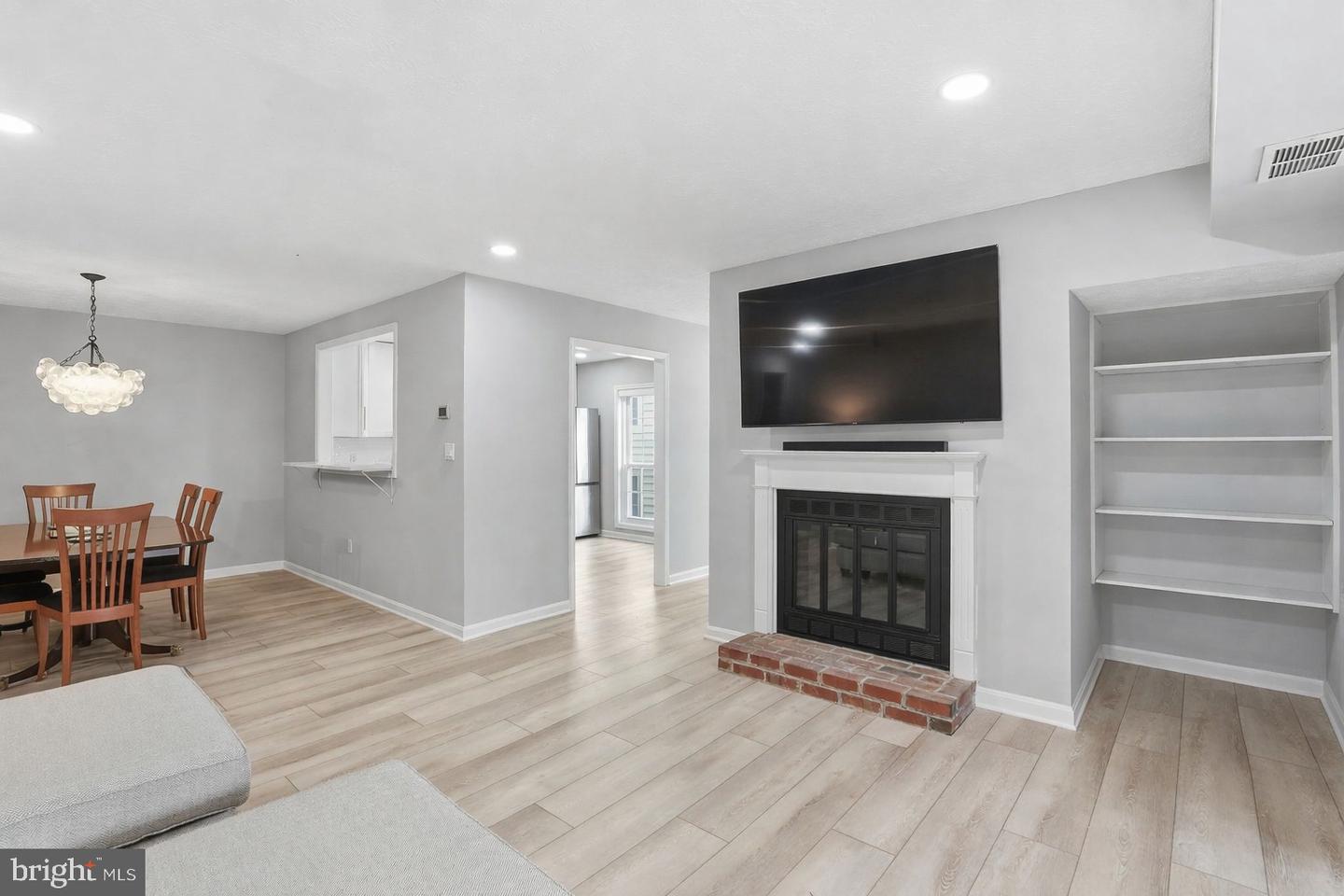 7770 WILLOW POINT DR, FALLS CHURCH, Virginia 22042, 2 Bedrooms Bedrooms, ,2 BathroomsBathrooms,Residential,For sale,7770 WILLOW POINT DR,VAFX2287228 MLS # VAFX2287228 7770 WILLOW POINT DR, FALLS CHURCH, Virginia 22042, 2 Bedrooms Bedrooms, ,2 BathroomsBathrooms,Residential,For sale,7770 WILLOW POINT DR,VAFX2287228 MLS # VAFX2287228