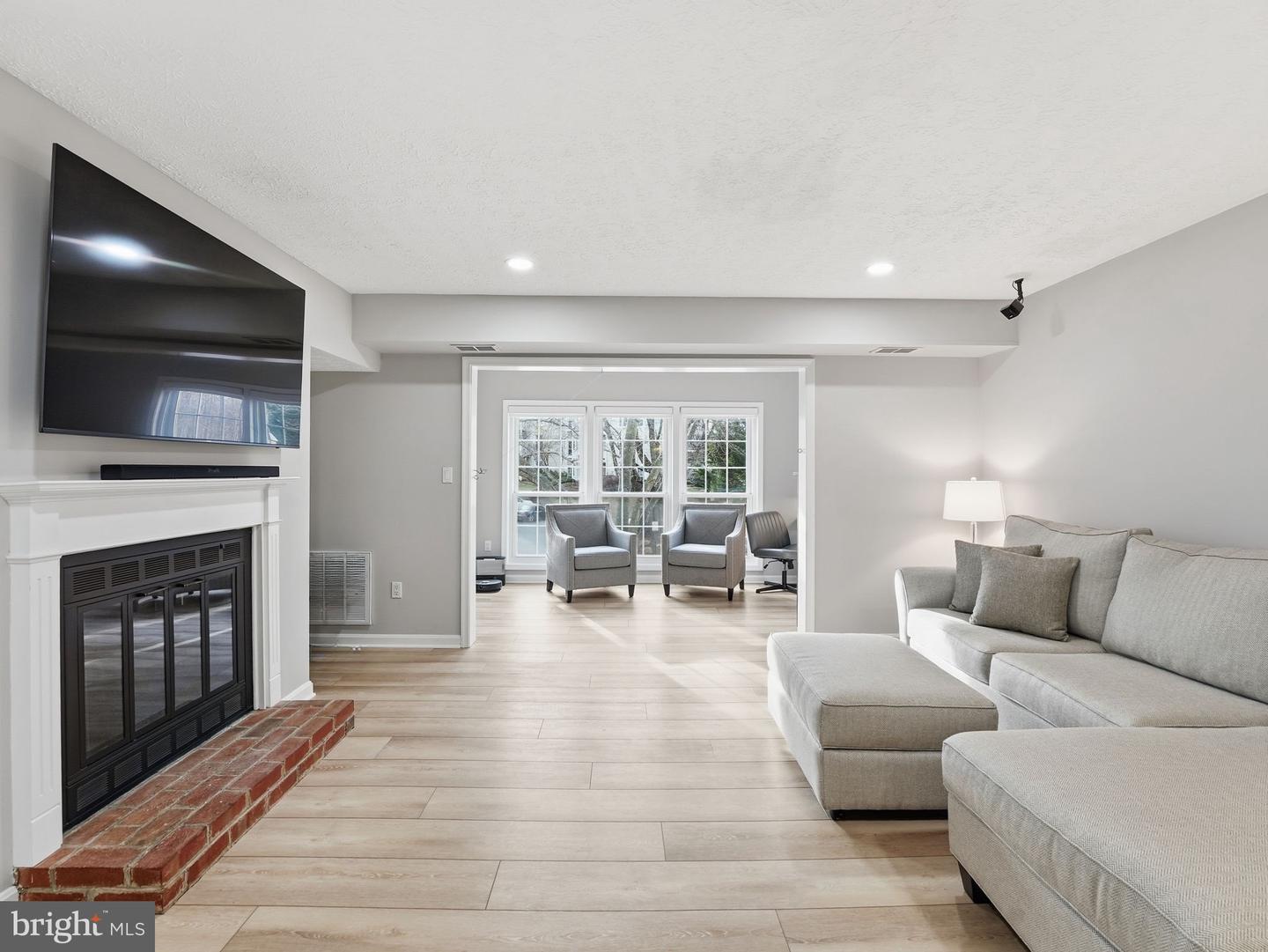7770 WILLOW POINT DR, FALLS CHURCH, Virginia 22042, 2 Bedrooms Bedrooms, ,2 BathroomsBathrooms,Residential,For sale,7770 WILLOW POINT DR,VAFX2287228 MLS # VAFX2287228 7770 WILLOW POINT DR, FALLS CHURCH, Virginia 22042, 2 Bedrooms Bedrooms, ,2 BathroomsBathrooms,Residential,For sale,7770 WILLOW POINT DR,VAFX2287228 MLS # VAFX2287228