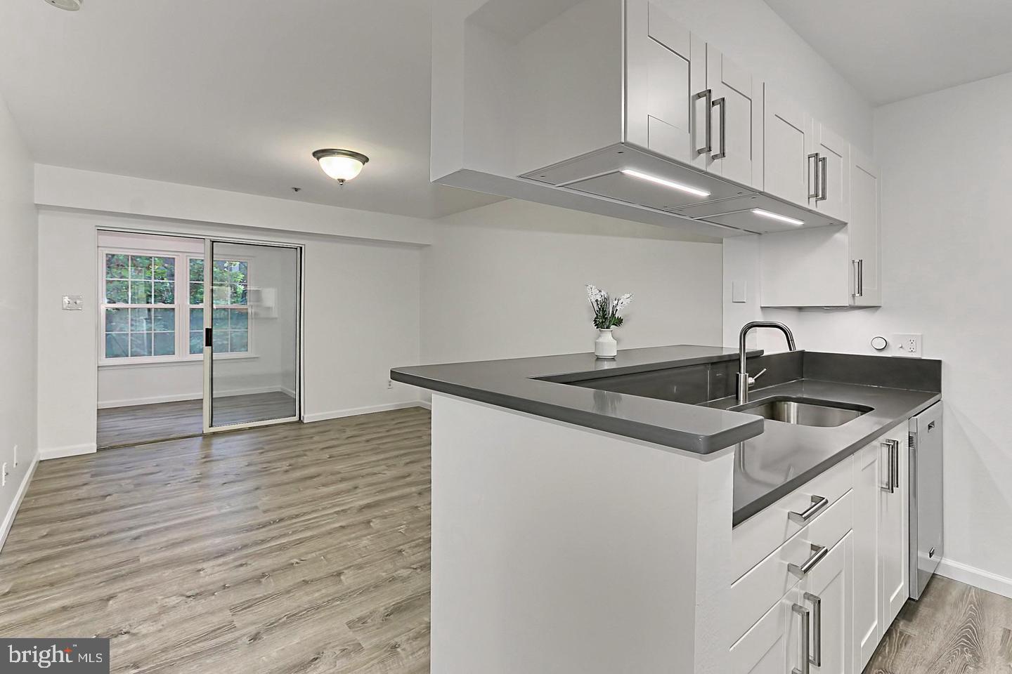 3311 WYNDHAM CIR #2195, ALEXANDRIA, Virginia 22302, 1 Bedroom Bedrooms, ,1 BathroomBathrooms,Residential,For sale,3311 WYNDHAM CIR #2195,VAAX2053464 MLS # VAAX2053464