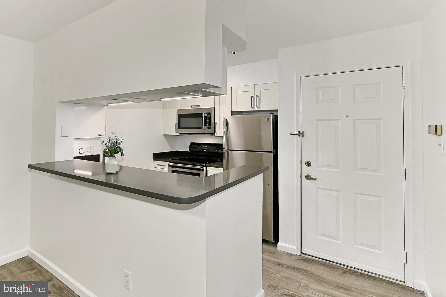 3311 WYNDHAM CIR #2195, ALEXANDRIA, Virginia 22302, 1 Bedroom Bedrooms, ,1 BathroomBathrooms,Residential,For sale,3311 WYNDHAM CIR #2195,VAAX2053464 MLS # VAAX2053464