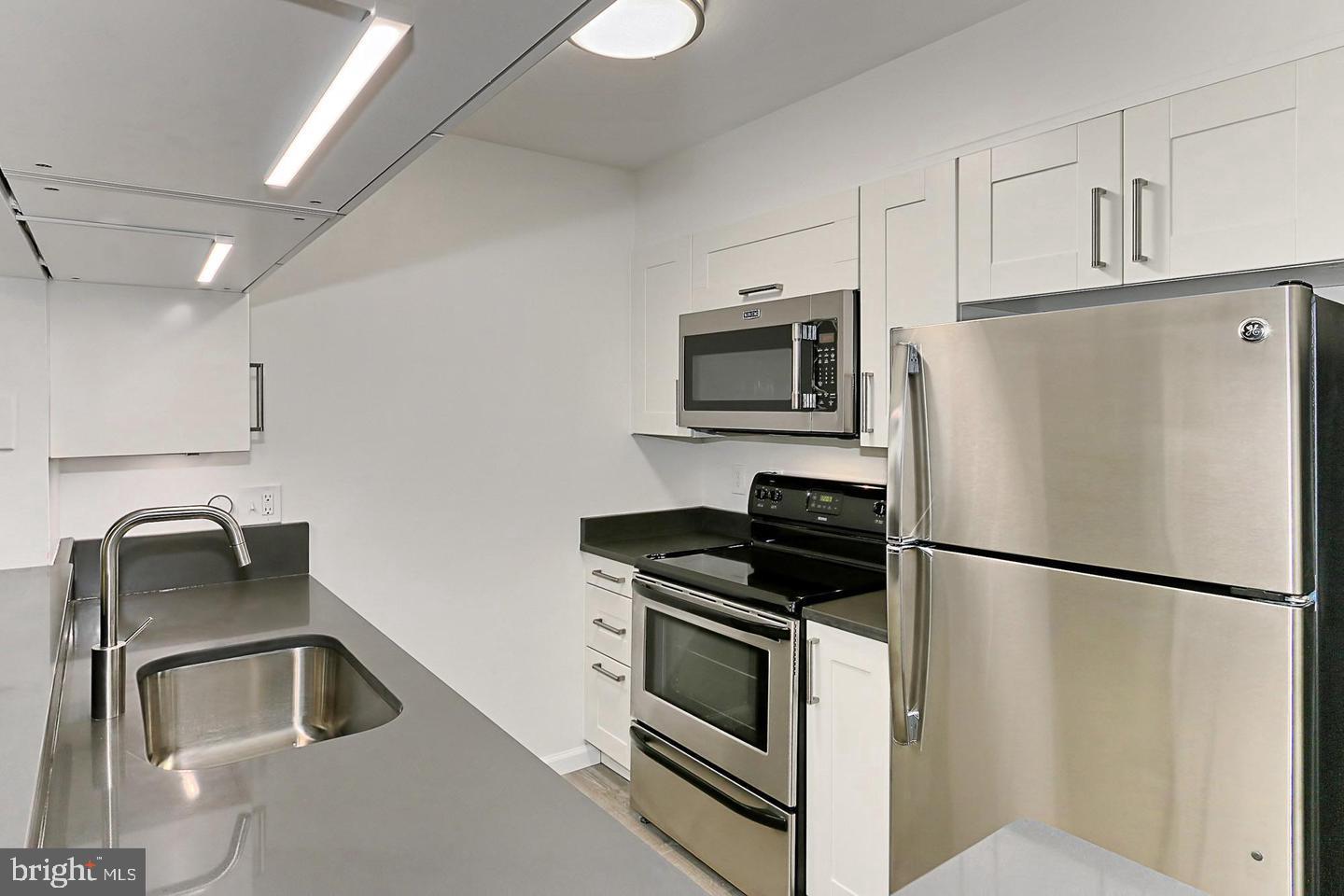 3311 WYNDHAM CIR #2195, ALEXANDRIA, Virginia 22302, 1 Bedroom Bedrooms, ,1 BathroomBathrooms,Residential,For sale,3311 WYNDHAM CIR #2195,VAAX2053464 MLS # VAAX2053464