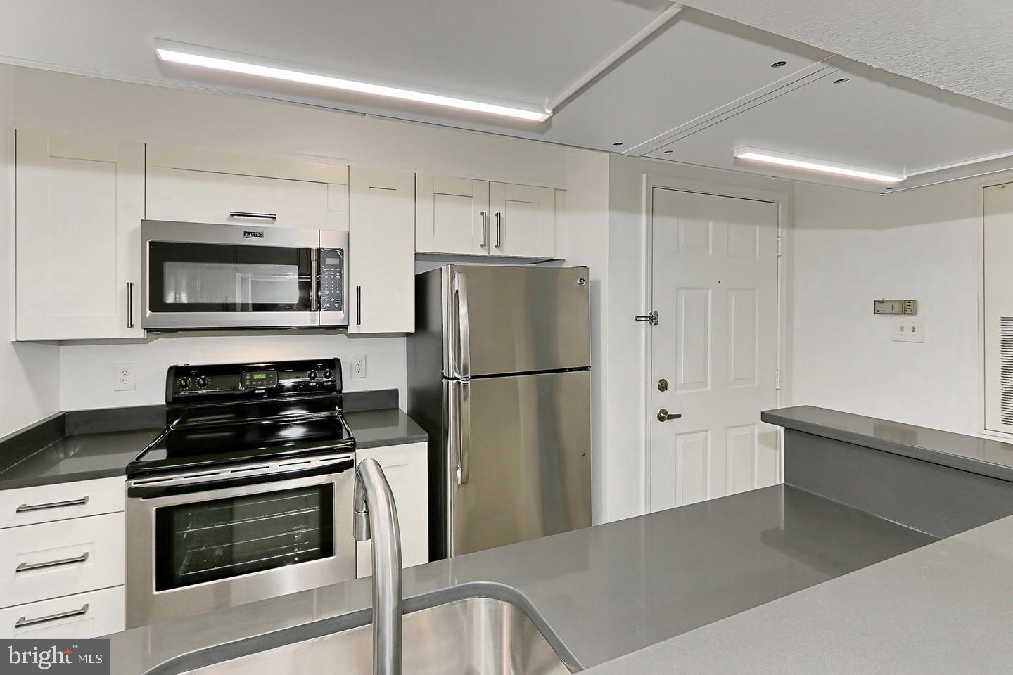 3311 WYNDHAM CIR #2195, ALEXANDRIA, Virginia 22302, 1 Bedroom Bedrooms, ,1 BathroomBathrooms,Residential,For sale,3311 WYNDHAM CIR #2195,VAAX2053464 MLS # VAAX2053464