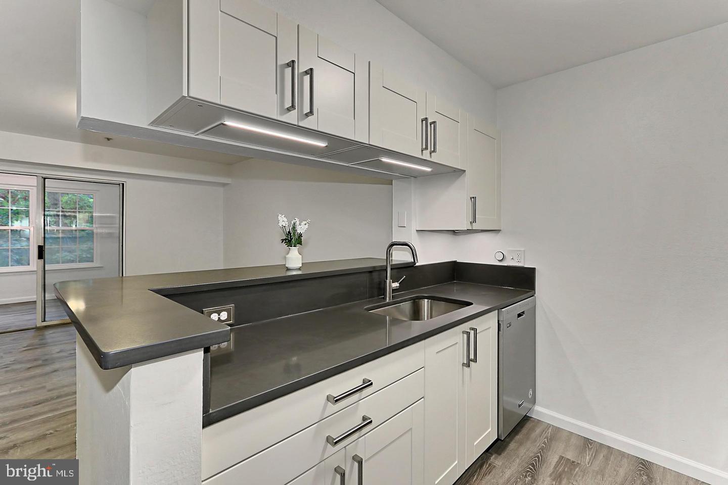 3311 WYNDHAM CIR #2195, ALEXANDRIA, Virginia 22302, 1 Bedroom Bedrooms, ,1 BathroomBathrooms,Residential,For sale,3311 WYNDHAM CIR #2195,VAAX2053464 MLS # VAAX2053464