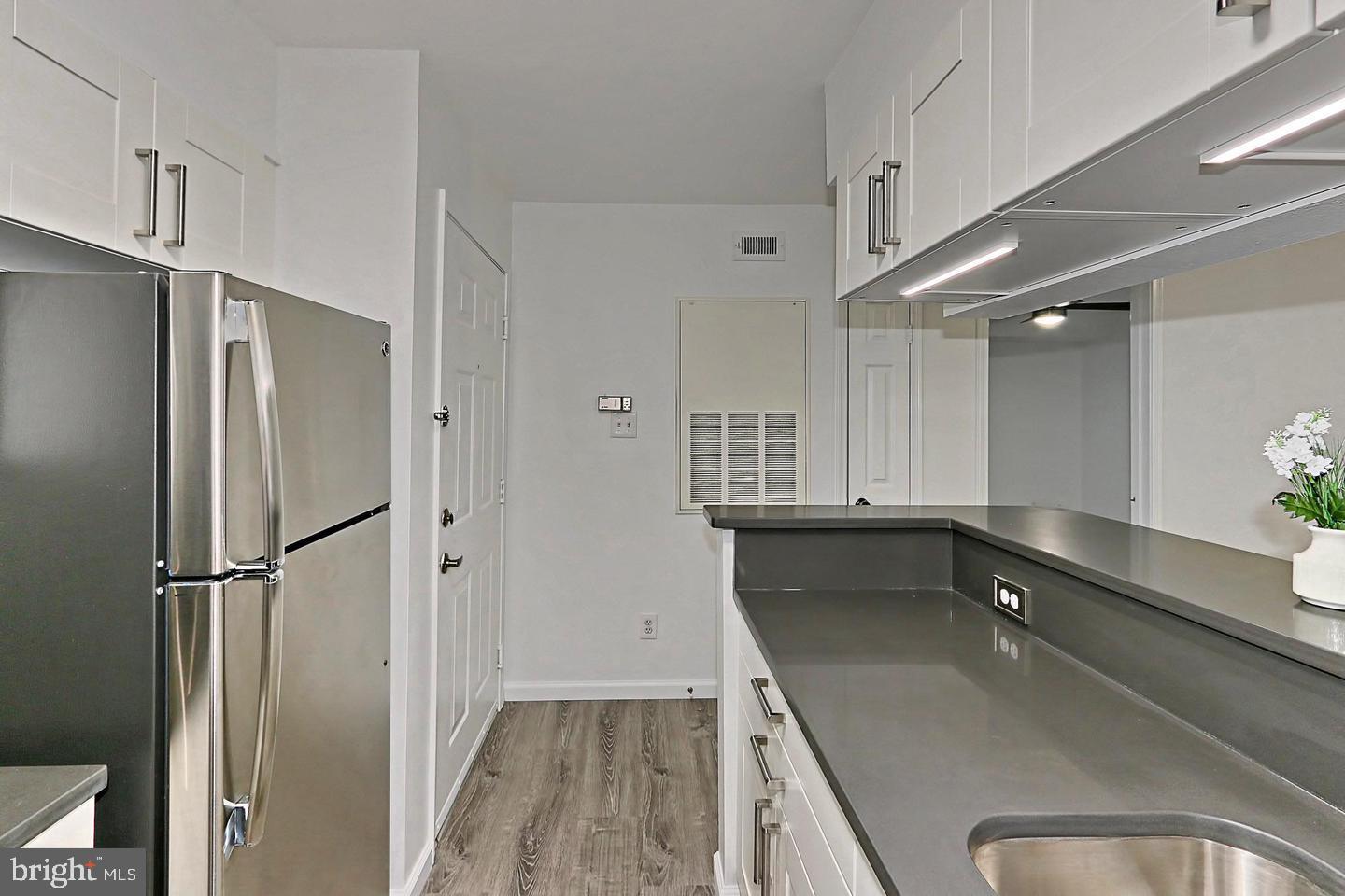 3311 WYNDHAM CIR #2195, ALEXANDRIA, Virginia 22302, 1 Bedroom Bedrooms, ,1 BathroomBathrooms,Residential,For sale,3311 WYNDHAM CIR #2195,VAAX2053464 MLS # VAAX2053464