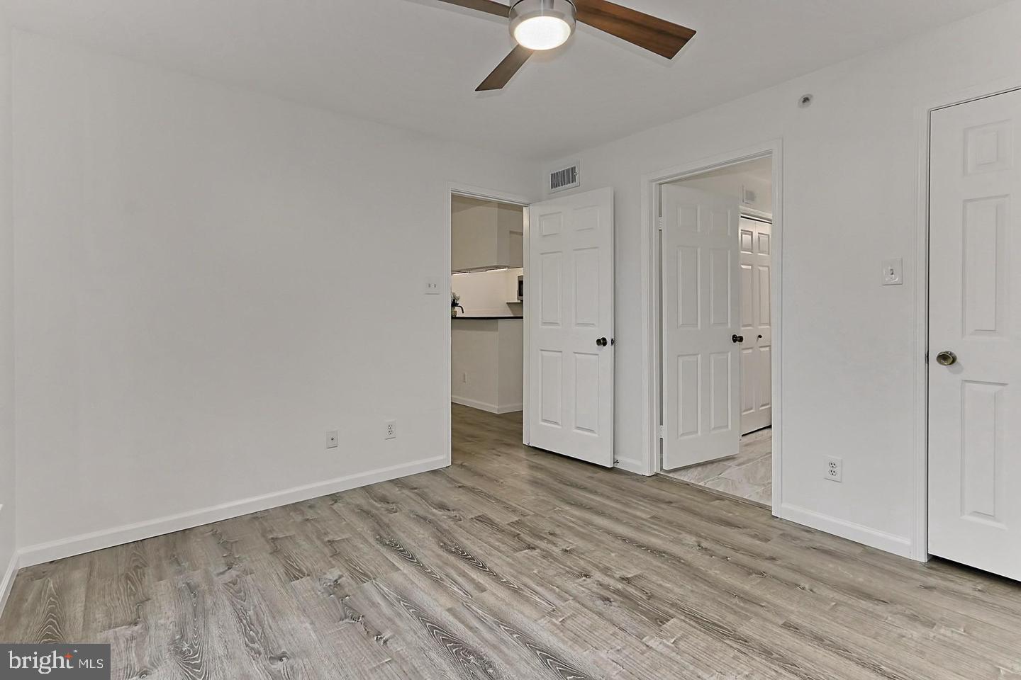 3311 WYNDHAM CIR #2195, ALEXANDRIA, Virginia 22302, 1 Bedroom Bedrooms, ,1 BathroomBathrooms,Residential,For sale,3311 WYNDHAM CIR #2195,VAAX2053464 MLS # VAAX2053464