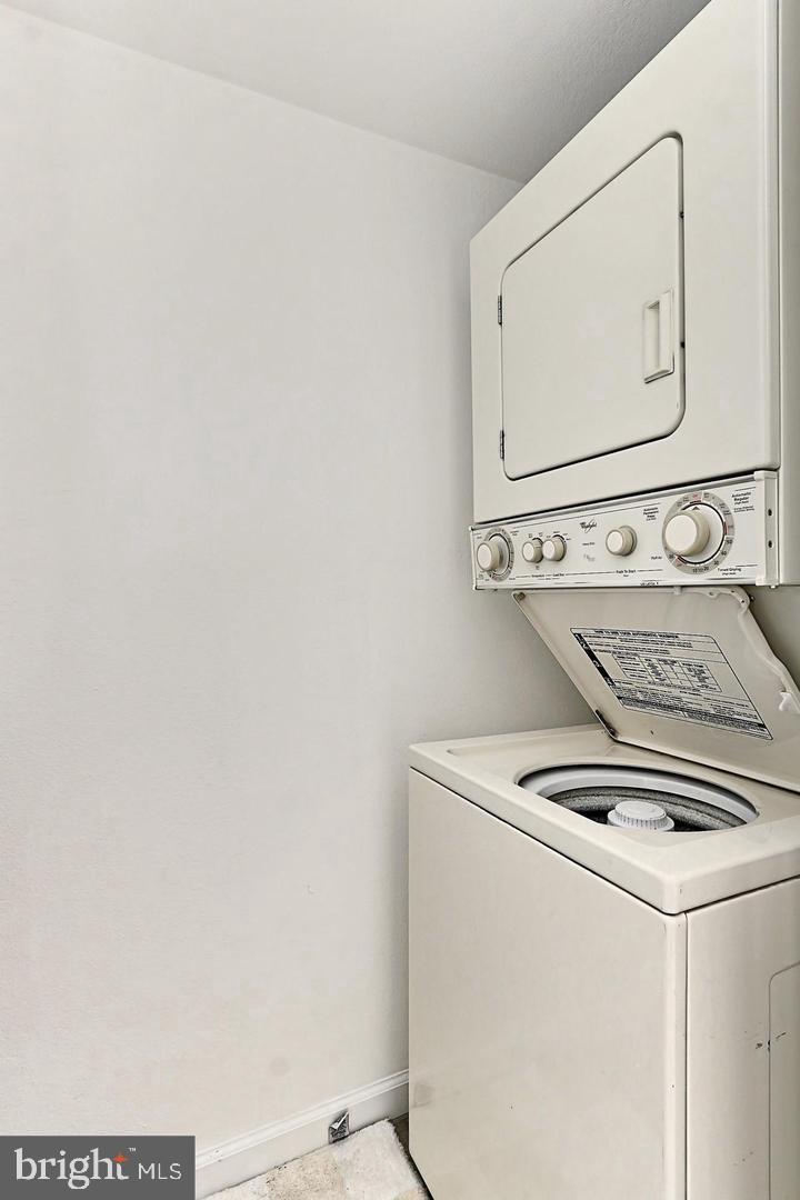 3311 WYNDHAM CIR #2195, ALEXANDRIA, Virginia 22302, 1 Bedroom Bedrooms, ,1 BathroomBathrooms,Residential,For sale,3311 WYNDHAM CIR #2195,VAAX2053464 MLS # VAAX2053464