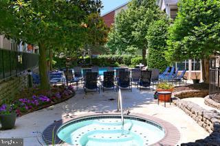 3311 WYNDHAM CIR #2195, ALEXANDRIA, Virginia 22302, 1 Bedroom Bedrooms, ,1 BathroomBathrooms,Residential,For sale,3311 WYNDHAM CIR #2195,VAAX2053464 MLS # VAAX2053464