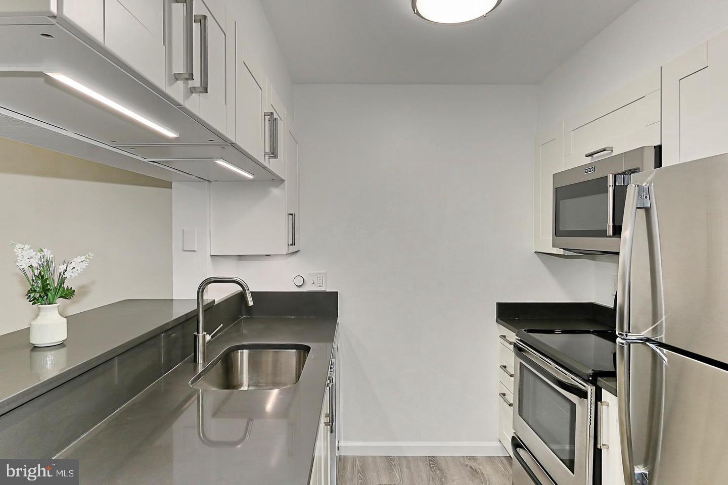 3311 WYNDHAM CIR #2195, ALEXANDRIA, Virginia 22302, 1 Bedroom Bedrooms, ,1 BathroomBathrooms,Residential,For sale,3311 WYNDHAM CIR #2195,VAAX2053464 MLS # VAAX2053464