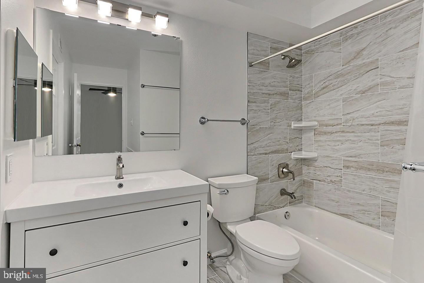 3311 WYNDHAM CIR #2195, ALEXANDRIA, Virginia 22302, 1 Bedroom Bedrooms, ,1 BathroomBathrooms,Residential,For sale,3311 WYNDHAM CIR #2195,VAAX2053464 MLS # VAAX2053464