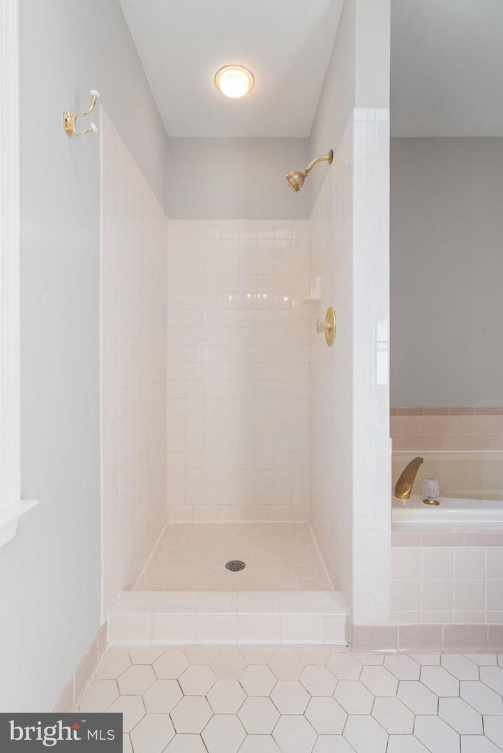 7087 WESTMORELAND DR, WARRENTON, Virginia 20187, 4 Bedrooms Bedrooms, 12 Rooms Rooms,3 BathroomsBathrooms,Residential,For sale,7087 WESTMORELAND DR,VAFQ2020246 MLS # VAFQ2020246