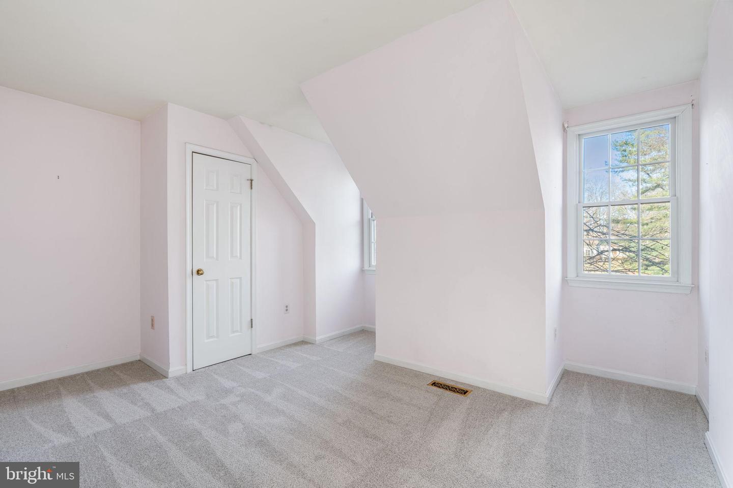 7087 WESTMORELAND DR, WARRENTON, Virginia 20187, 4 Bedrooms Bedrooms, 12 Rooms Rooms,3 BathroomsBathrooms,Residential,For sale,7087 WESTMORELAND DR,VAFQ2020246 MLS # VAFQ2020246