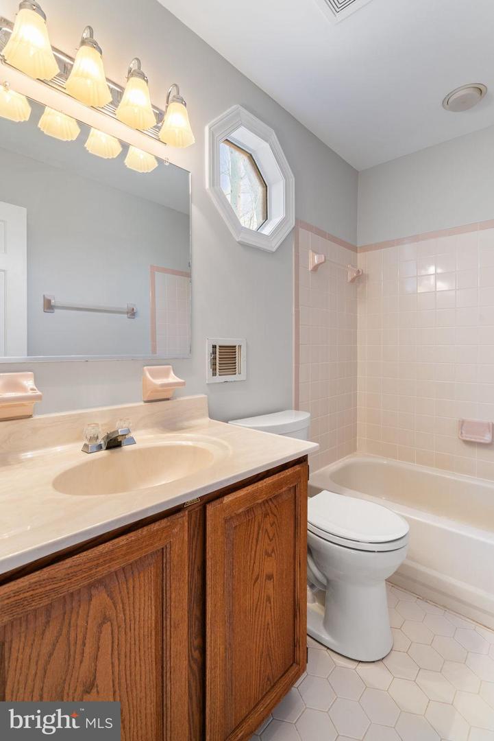 7087 WESTMORELAND DR, WARRENTON, Virginia 20187, 4 Bedrooms Bedrooms, 12 Rooms Rooms,3 BathroomsBathrooms,Residential,For sale,7087 WESTMORELAND DR,VAFQ2020246 MLS # VAFQ2020246