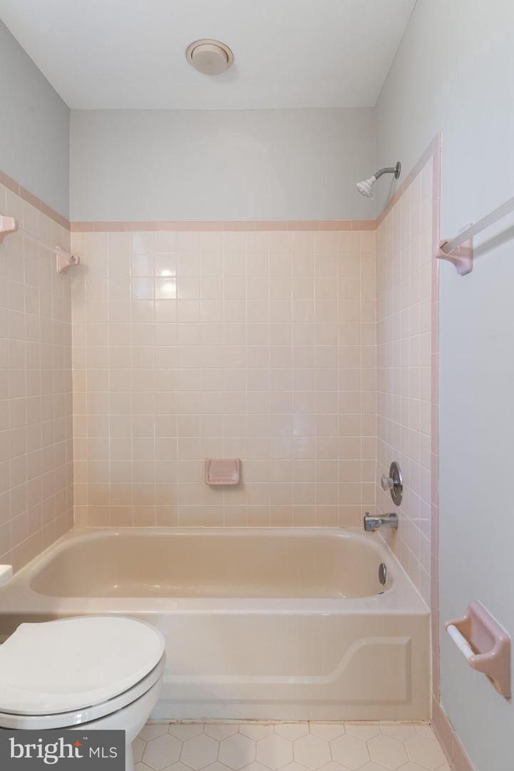 7087 WESTMORELAND DR, WARRENTON, Virginia 20187, 4 Bedrooms Bedrooms, 12 Rooms Rooms,3 BathroomsBathrooms,Residential,For sale,7087 WESTMORELAND DR,VAFQ2020246 MLS # VAFQ2020246