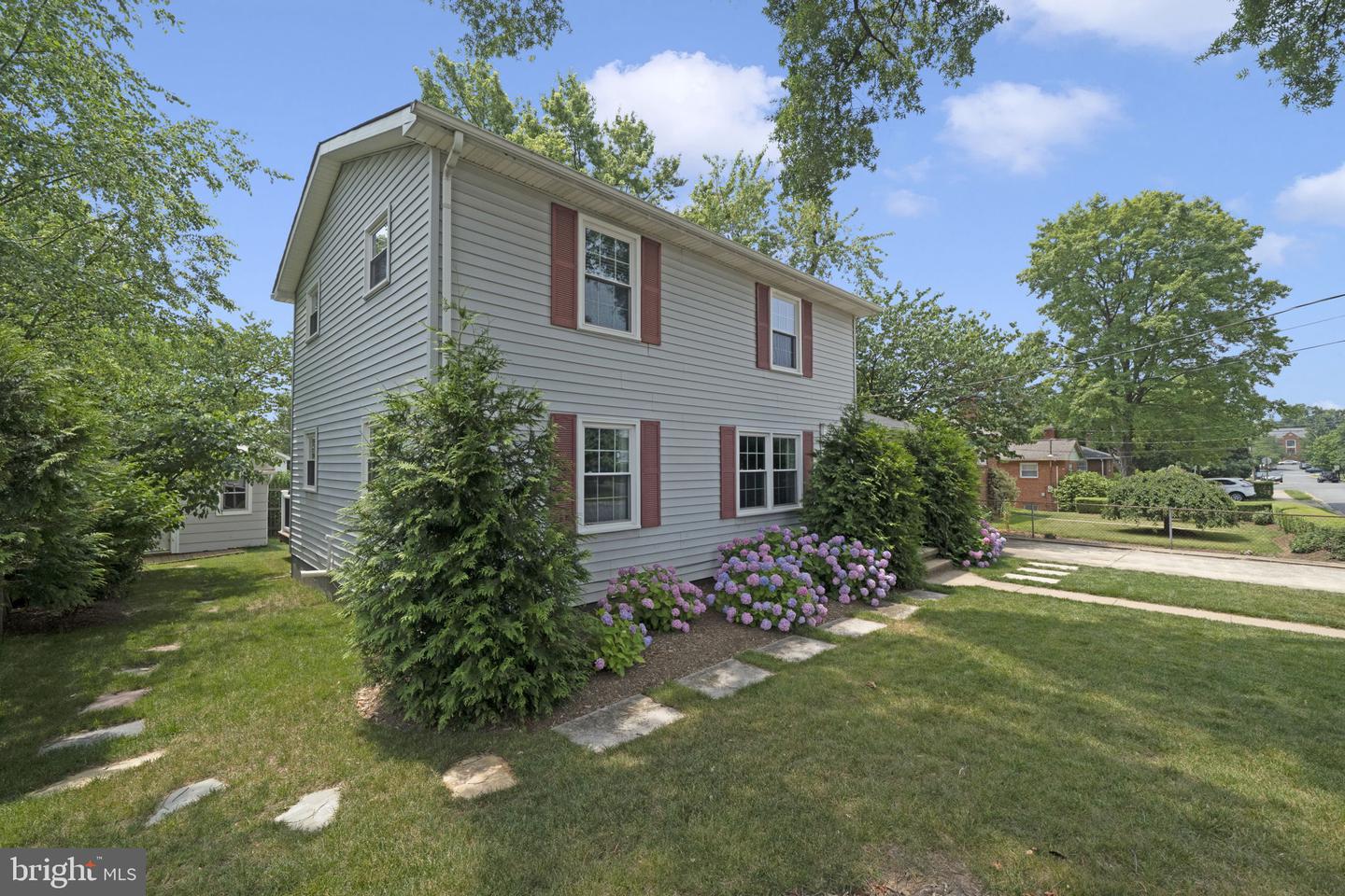 5208 8TH RD N, ARLINGTON, Virginia 22205, 3 Bedrooms Bedrooms, ,3 BathroomsBathrooms,Residential,For sale,5208 8TH RD N,VAAR2068054 MLS # VAAR2068054 5208 8TH RD N, ARLINGTON, Virginia 22205, 3 Bedrooms Bedrooms, ,3 BathroomsBathrooms,Residential,For sale,5208 8TH RD N,VAAR2068054 MLS # VAAR2068054