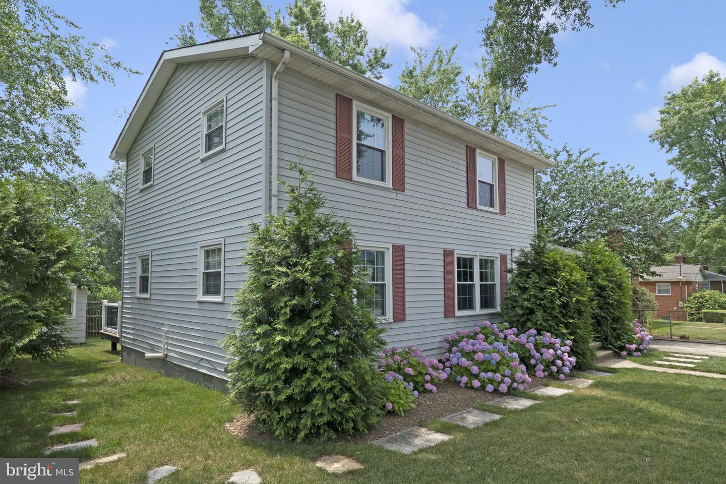 5208 8TH RD N, ARLINGTON, Virginia 22205, 3 Bedrooms Bedrooms, ,3 BathroomsBathrooms,Residential,For sale,5208 8TH RD N,VAAR2068054 MLS # VAAR2068054 5208 8TH RD N, ARLINGTON, Virginia 22205, 3 Bedrooms Bedrooms, ,3 BathroomsBathrooms,Residential,For sale,5208 8TH RD N,VAAR2068054 MLS # VAAR2068054