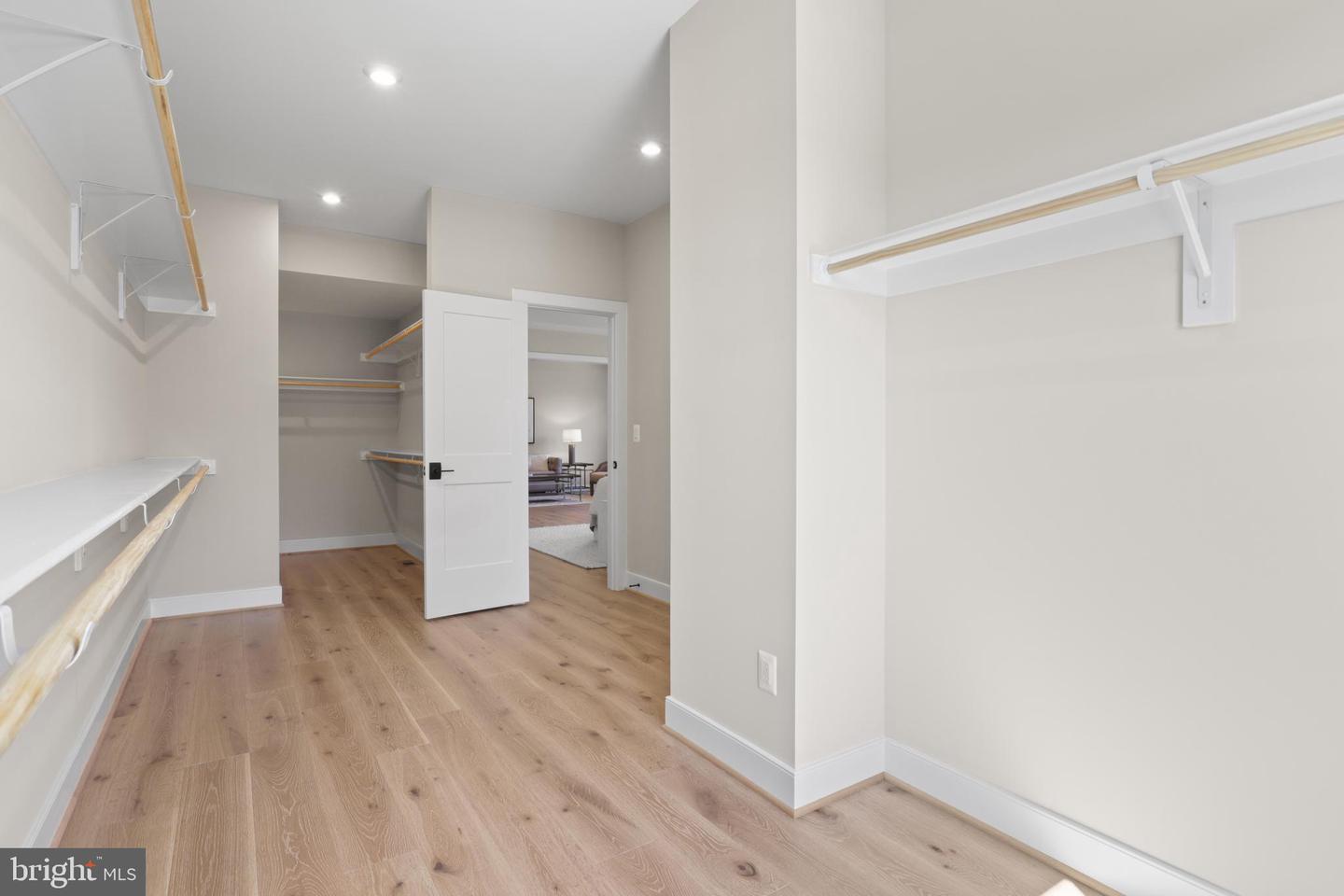 9211 KILMARNOCK DR, FAIRFAX, Virginia 22031, 6 Bedrooms Bedrooms, ,5 BathroomsBathrooms,Residential,For sale,9211 KILMARNOCK DR,VAFX2287274 MLS # VAFX2287274