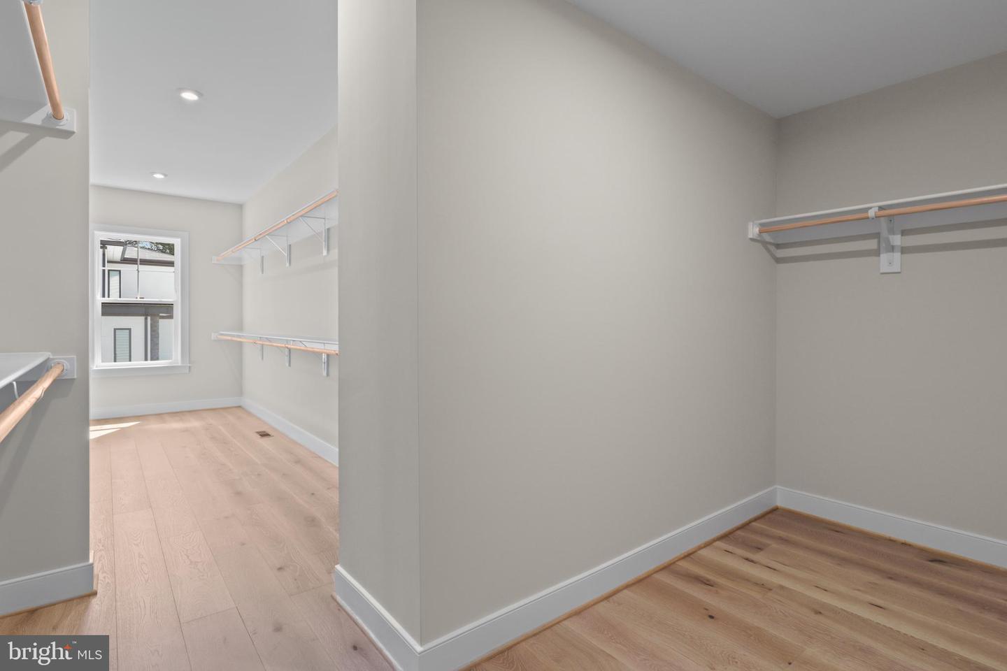 9211 KILMARNOCK DR, FAIRFAX, Virginia 22031, 6 Bedrooms Bedrooms, ,5 BathroomsBathrooms,Residential,For sale,9211 KILMARNOCK DR,VAFX2287274 MLS # VAFX2287274