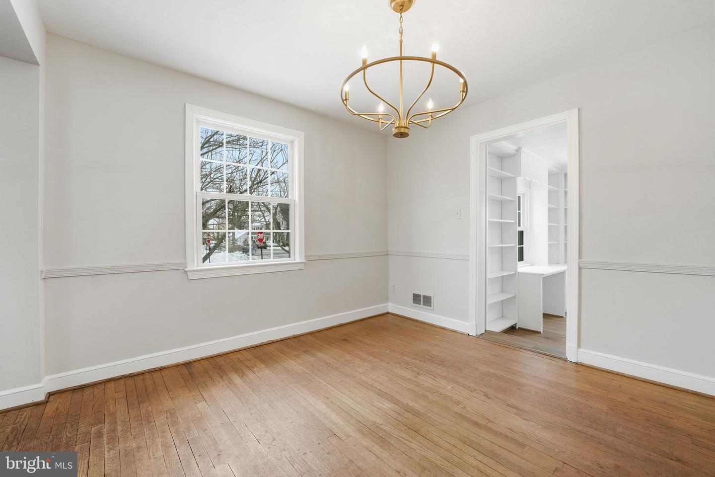 2127 PATRICK HENRY DR, ARLINGTON, Virginia 22205, 3 Bedrooms Bedrooms, ,1 BathroomBathrooms,Residential,For sale,2127 PATRICK HENRY DR,VAAR2068066 MLS # VAAR2068066 2127 PATRICK HENRY DR, ARLINGTON, Virginia 22205, 3 Bedrooms Bedrooms, ,1 BathroomBathrooms,Residential,For sale,2127 PATRICK HENRY DR,VAAR2068066 MLS # VAAR2068066