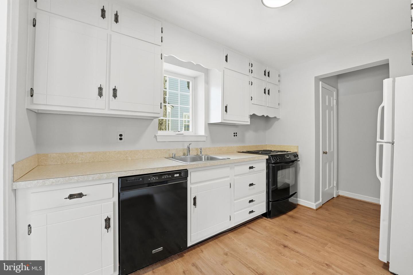 2127 PATRICK HENRY DR, ARLINGTON, Virginia 22205, 3 Bedrooms Bedrooms, ,1 BathroomBathrooms,Residential,For sale,2127 PATRICK HENRY DR,VAAR2068066 MLS # VAAR2068066 2127 PATRICK HENRY DR, ARLINGTON, Virginia 22205, 3 Bedrooms Bedrooms, ,1 BathroomBathrooms,Residential,For sale,2127 PATRICK HENRY DR,VAAR2068066 MLS # VAAR2068066