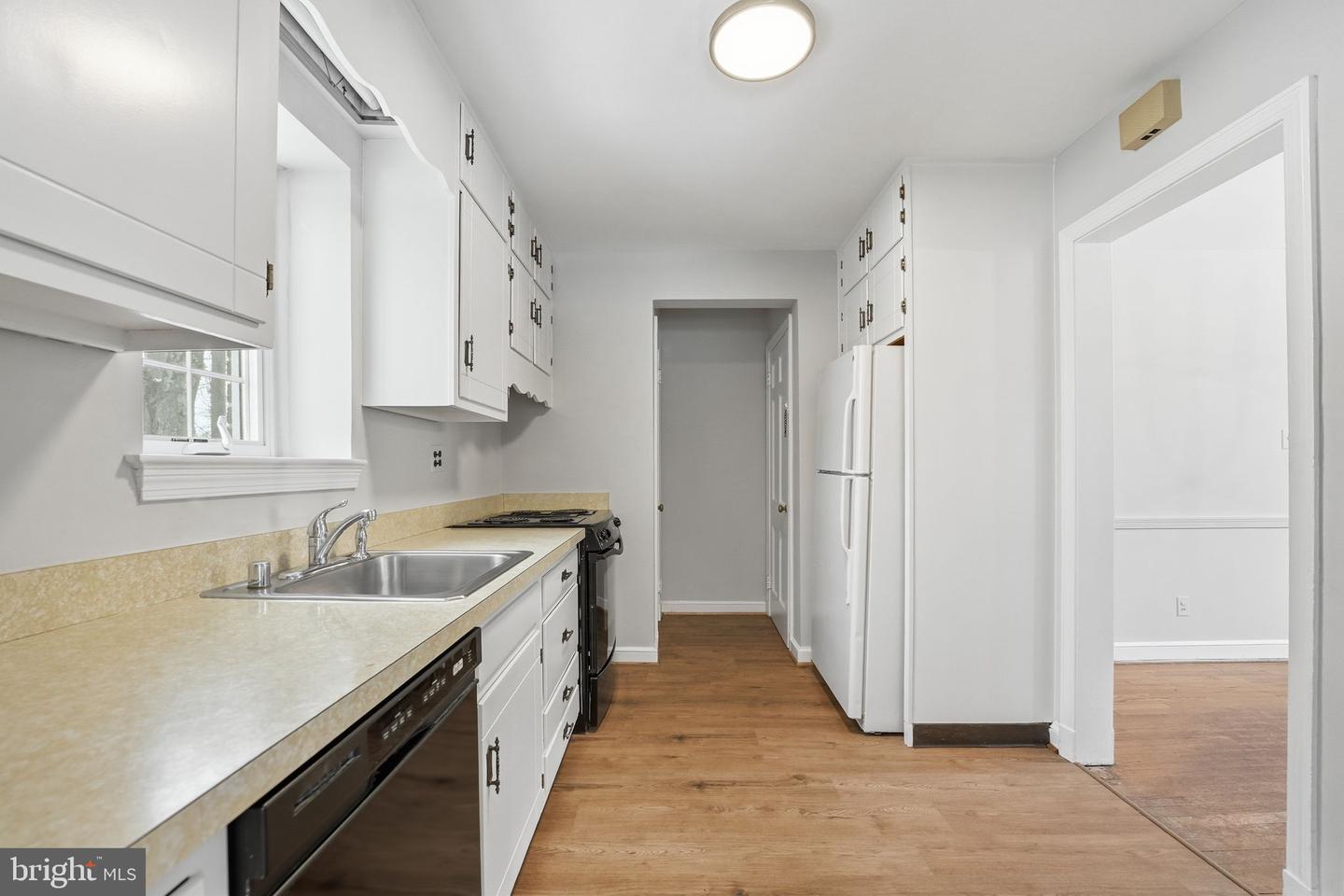 2127 PATRICK HENRY DR, ARLINGTON, Virginia 22205, 3 Bedrooms Bedrooms, ,1 BathroomBathrooms,Residential,For sale,2127 PATRICK HENRY DR,VAAR2068066 MLS # VAAR2068066 2127 PATRICK HENRY DR, ARLINGTON, Virginia 22205, 3 Bedrooms Bedrooms, ,1 BathroomBathrooms,Residential,For sale,2127 PATRICK HENRY DR,VAAR2068066 MLS # VAAR2068066