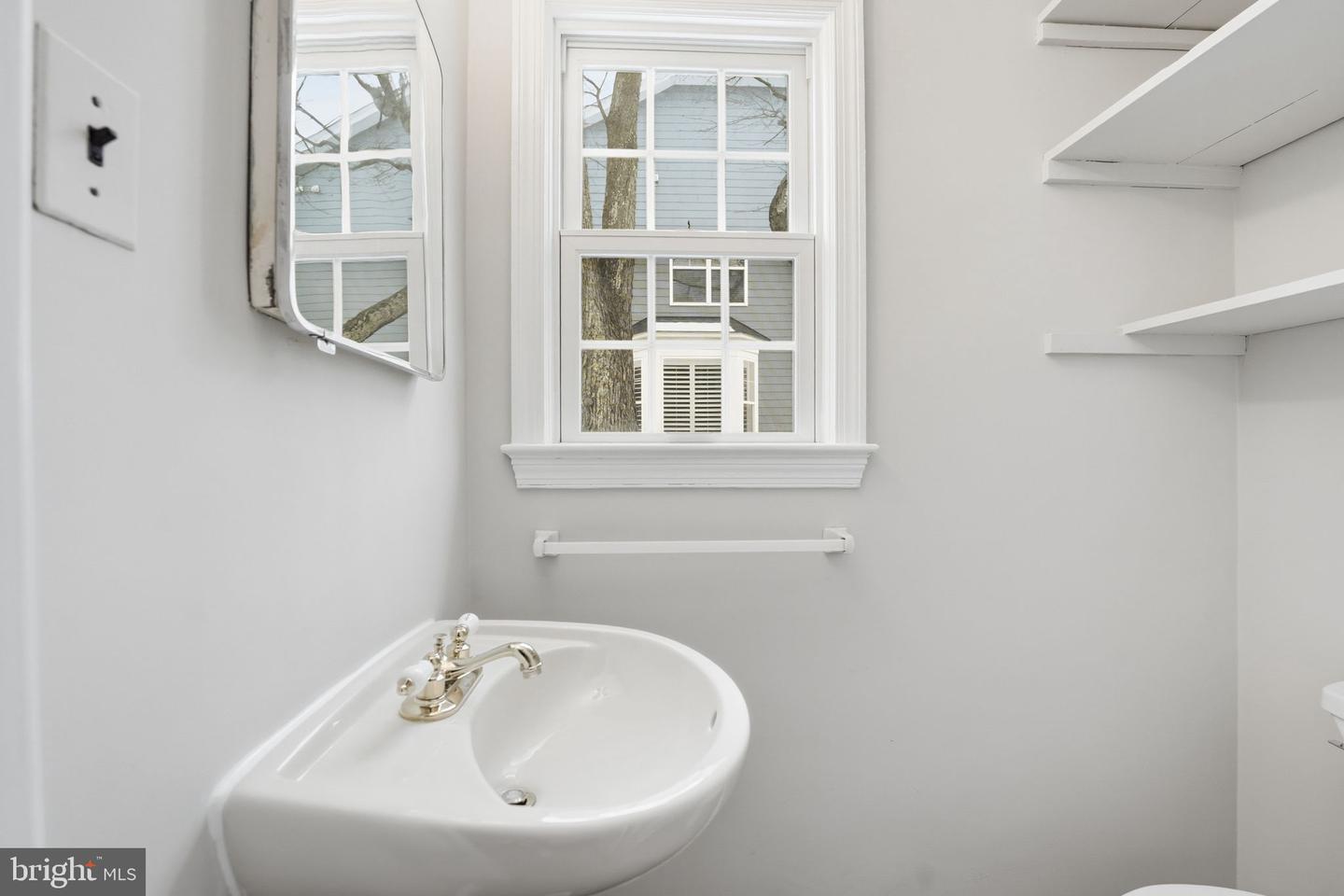 2127 PATRICK HENRY DR, ARLINGTON, Virginia 22205, 3 Bedrooms Bedrooms, ,1 BathroomBathrooms,Residential,For sale,2127 PATRICK HENRY DR,VAAR2068066 MLS # VAAR2068066 2127 PATRICK HENRY DR, ARLINGTON, Virginia 22205, 3 Bedrooms Bedrooms, ,1 BathroomBathrooms,Residential,For sale,2127 PATRICK HENRY DR,VAAR2068066 MLS # VAAR2068066