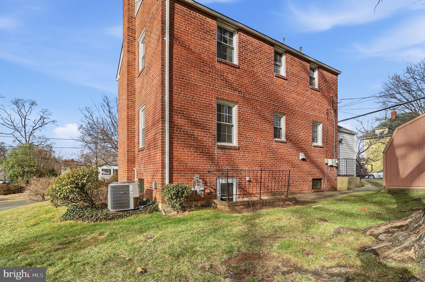 2127 PATRICK HENRY DR, ARLINGTON, Virginia 22205, 3 Bedrooms Bedrooms, ,1 BathroomBathrooms,Residential,For sale,2127 PATRICK HENRY DR,VAAR2068066 MLS # VAAR2068066 2127 PATRICK HENRY DR, ARLINGTON, Virginia 22205, 3 Bedrooms Bedrooms, ,1 BathroomBathrooms,Residential,For sale,2127 PATRICK HENRY DR,VAAR2068066 MLS # VAAR2068066