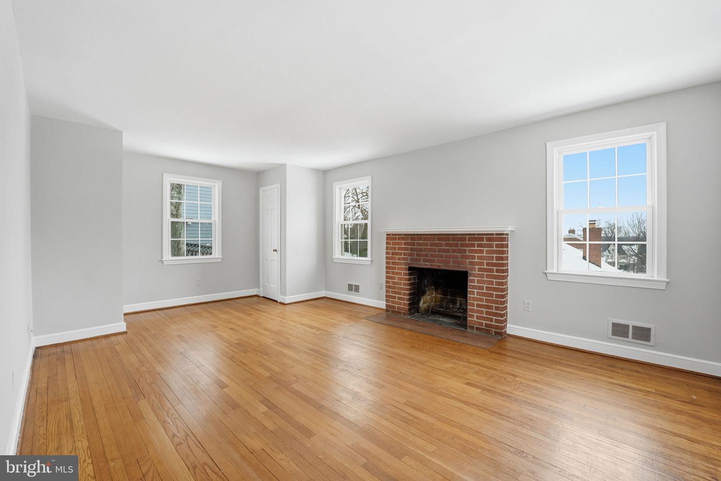 2127 PATRICK HENRY DR, ARLINGTON, Virginia 22205, 3 Bedrooms Bedrooms, ,1 BathroomBathrooms,Residential,For sale,2127 PATRICK HENRY DR,VAAR2068066 MLS # VAAR2068066 2127 PATRICK HENRY DR, ARLINGTON, Virginia 22205, 3 Bedrooms Bedrooms, ,1 BathroomBathrooms,Residential,For sale,2127 PATRICK HENRY DR,VAAR2068066 MLS # VAAR2068066