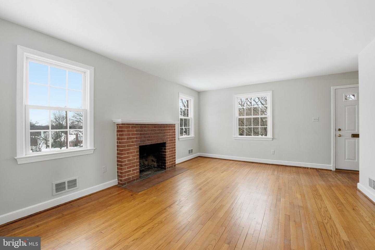 2127 PATRICK HENRY DR, ARLINGTON, Virginia 22205, 3 Bedrooms Bedrooms, ,1 BathroomBathrooms,Residential,For sale,2127 PATRICK HENRY DR,VAAR2068066 MLS # VAAR2068066 2127 PATRICK HENRY DR, ARLINGTON, Virginia 22205, 3 Bedrooms Bedrooms, ,1 BathroomBathrooms,Residential,For sale,2127 PATRICK HENRY DR,VAAR2068066 MLS # VAAR2068066