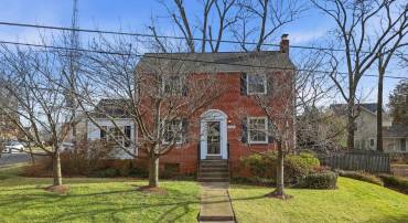 2127 PATRICK HENRY DR, ARLINGTON, Virginia 22205, 3 Bedrooms Bedrooms, ,1 BathroomBathrooms,Residential,For sale,2127 PATRICK HENRY DR,VAAR2068066 MLS # VAAR2068066