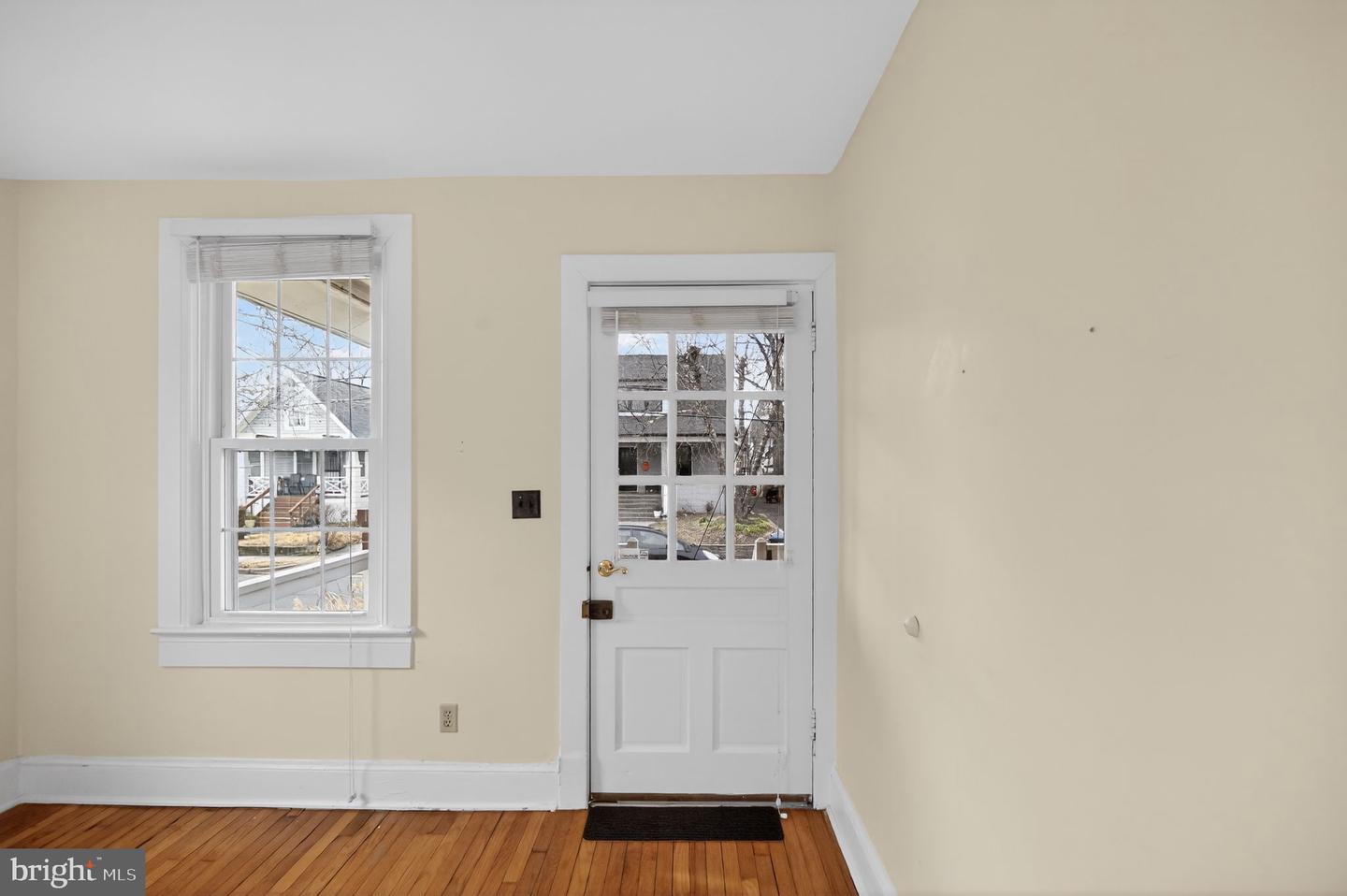 2403 BURKE AVE, ALEXANDRIA, Virginia 22301, 2 Bedrooms Bedrooms, ,2 BathroomsBathrooms,Residential,For sale,2403 BURKE AVE,VAAX2053478 MLS # VAAX2053478 2403 BURKE AVE, ALEXANDRIA, Virginia 22301, 2 Bedrooms Bedrooms, ,2 BathroomsBathrooms,Residential,For sale,2403 BURKE AVE,VAAX2053478 MLS # VAAX2053478