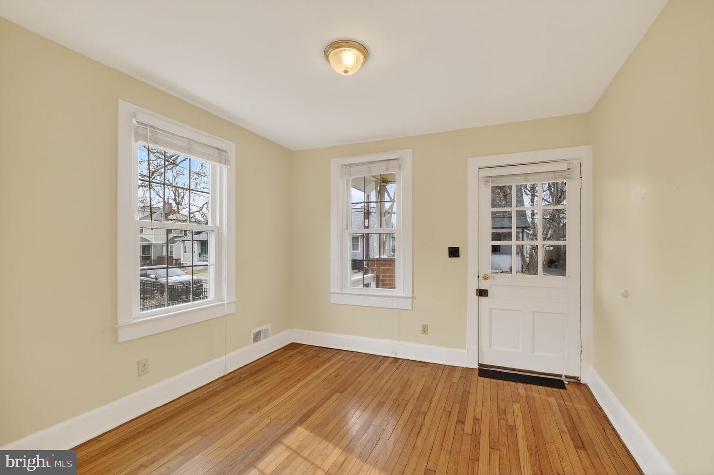 2403 BURKE AVE, ALEXANDRIA, Virginia 22301, 2 Bedrooms Bedrooms, ,2 BathroomsBathrooms,Residential,For sale,2403 BURKE AVE,VAAX2053478 MLS # VAAX2053478 2403 BURKE AVE, ALEXANDRIA, Virginia 22301, 2 Bedrooms Bedrooms, ,2 BathroomsBathrooms,Residential,For sale,2403 BURKE AVE,VAAX2053478 MLS # VAAX2053478