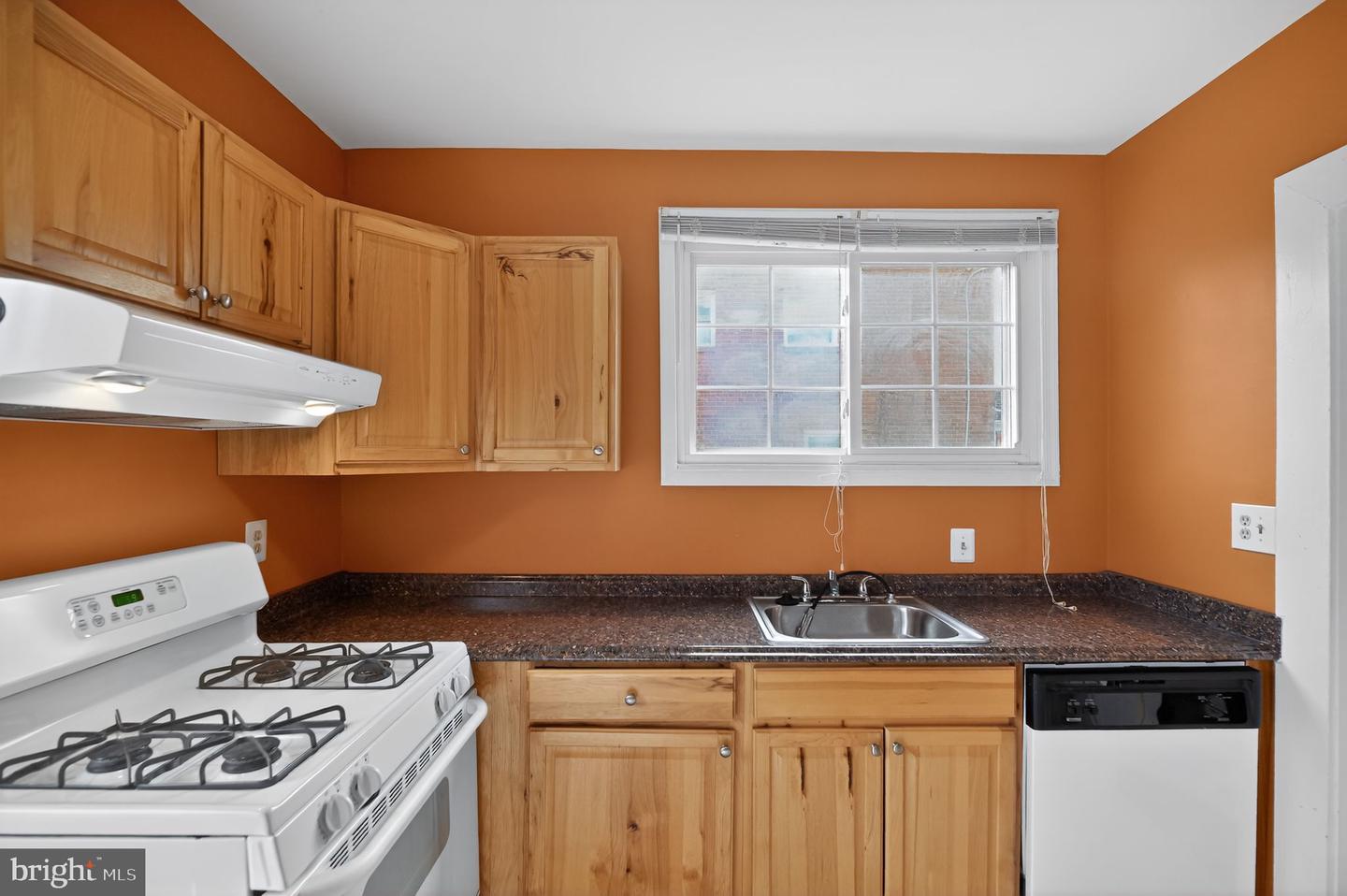 2403 BURKE AVE, ALEXANDRIA, Virginia 22301, 2 Bedrooms Bedrooms, ,2 BathroomsBathrooms,Residential,For sale,2403 BURKE AVE,VAAX2053478 MLS # VAAX2053478 2403 BURKE AVE, ALEXANDRIA, Virginia 22301, 2 Bedrooms Bedrooms, ,2 BathroomsBathrooms,Residential,For sale,2403 BURKE AVE,VAAX2053478 MLS # VAAX2053478