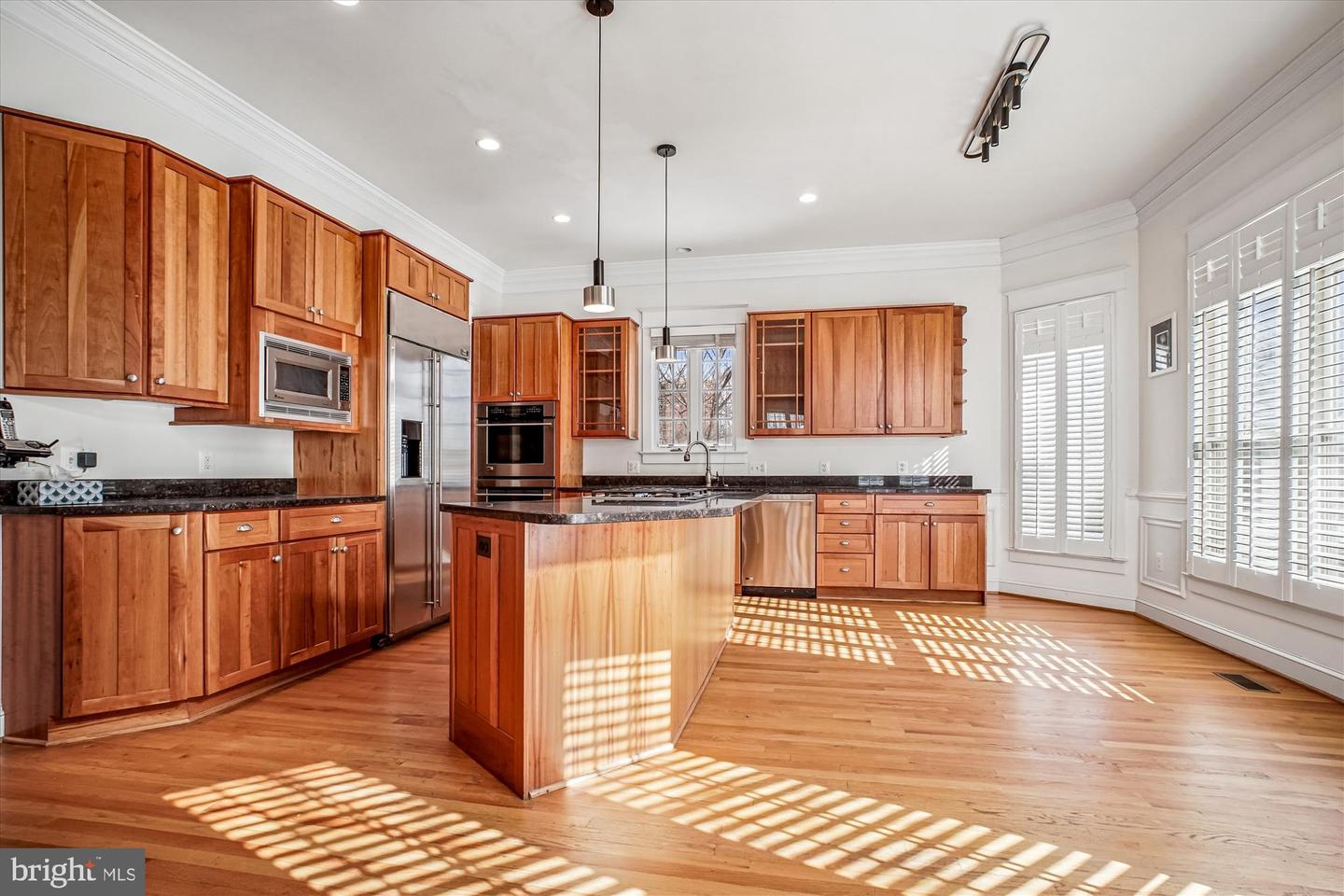 2500 12TH ST N, ARLINGTON, Virginia 22201, 5 Bedrooms Bedrooms, ,4 BathroomsBathrooms,Residential,For sale,2500 12TH ST N,VAAR2068074 MLS # VAAR2068074