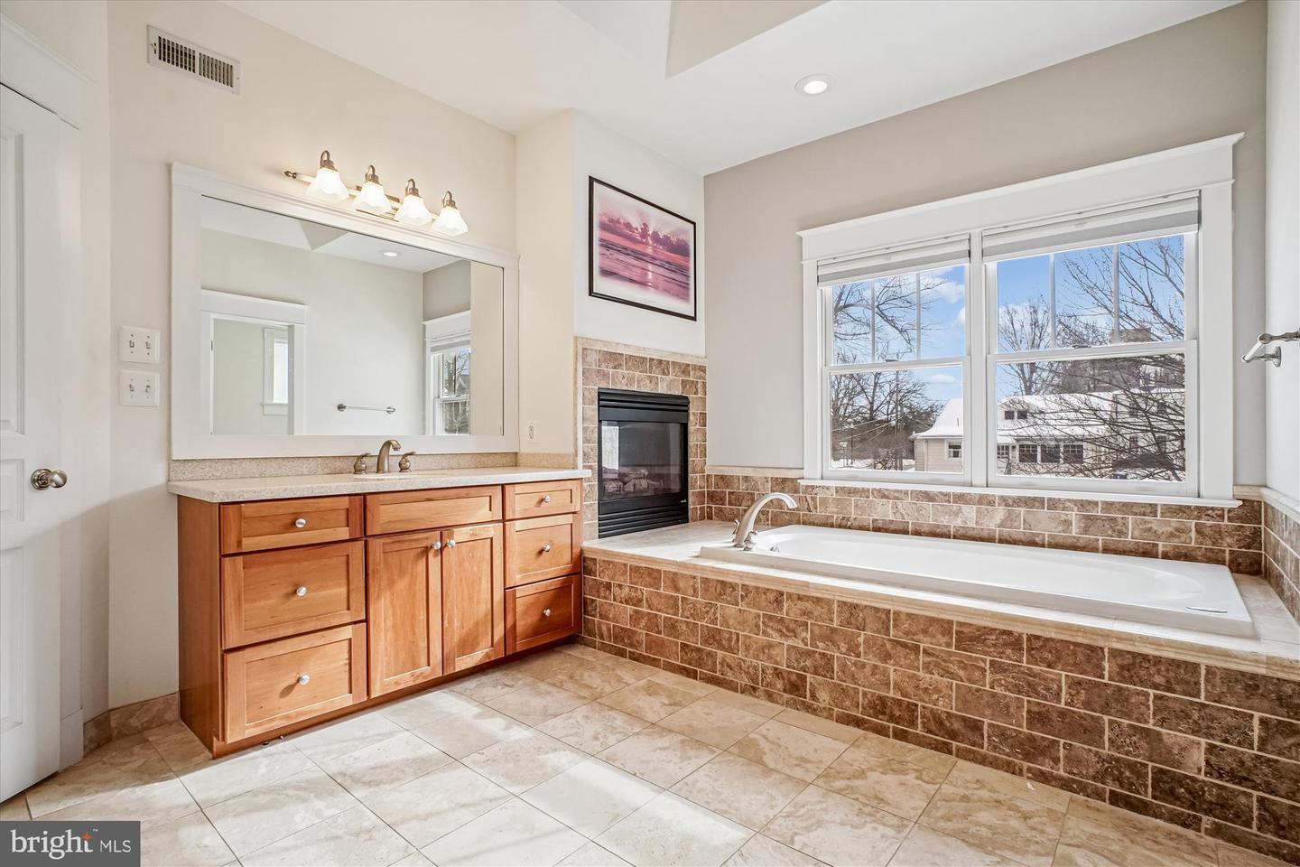 2500 12TH ST N, ARLINGTON, Virginia 22201, 5 Bedrooms Bedrooms, ,4 BathroomsBathrooms,Residential,For sale,2500 12TH ST N,VAAR2068074 MLS # VAAR2068074