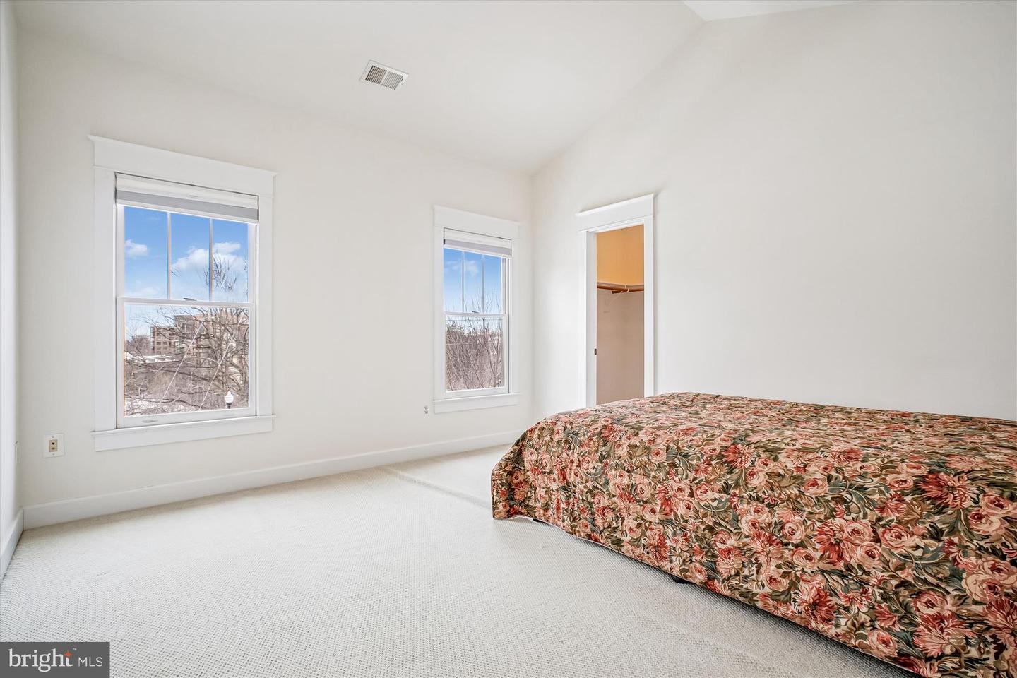 2500 12TH ST N, ARLINGTON, Virginia 22201, 5 Bedrooms Bedrooms, ,4 BathroomsBathrooms,Residential,For sale,2500 12TH ST N,VAAR2068074 MLS # VAAR2068074