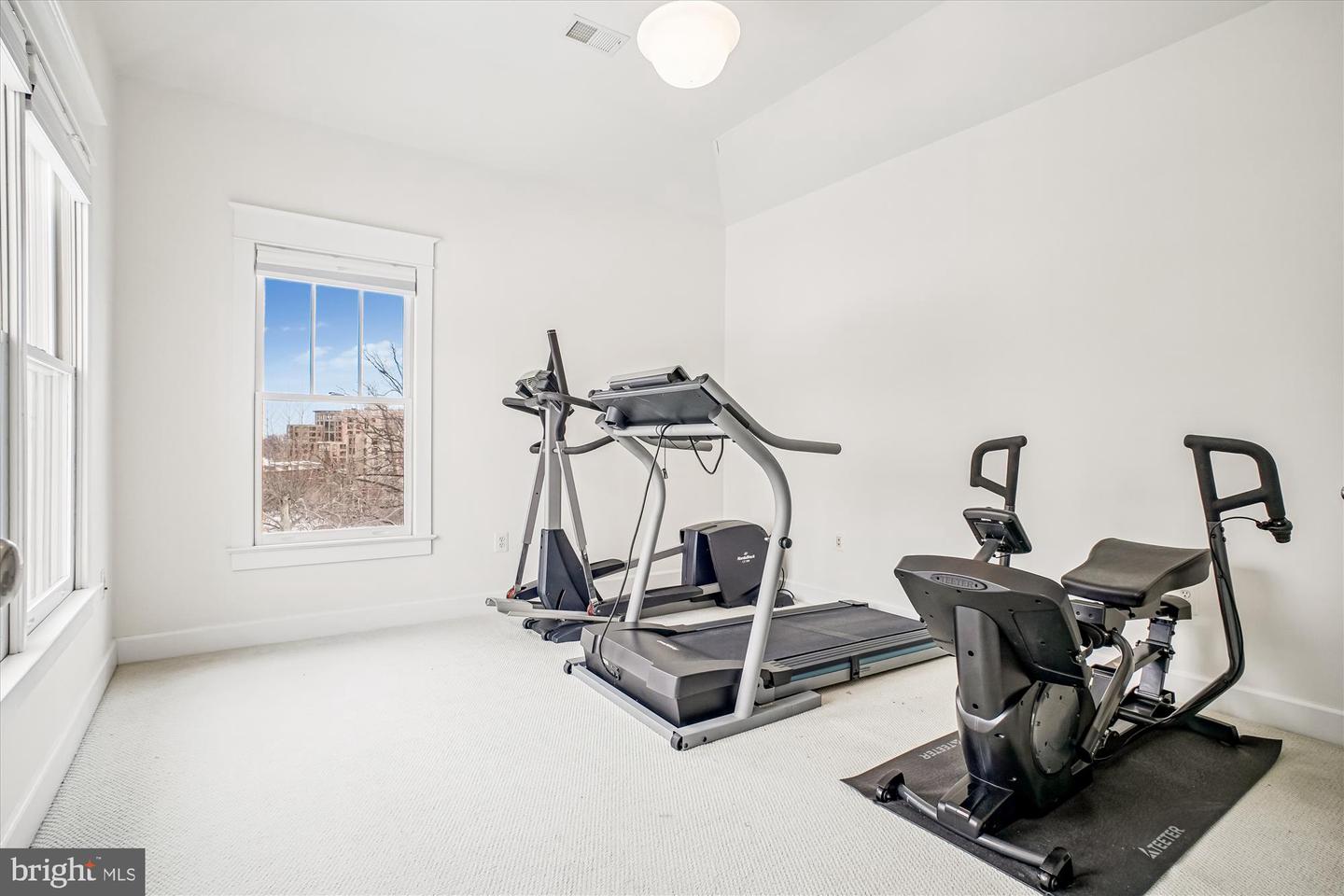 2500 12TH ST N, ARLINGTON, Virginia 22201, 5 Bedrooms Bedrooms, ,4 BathroomsBathrooms,Residential,For sale,2500 12TH ST N,VAAR2068074 MLS # VAAR2068074