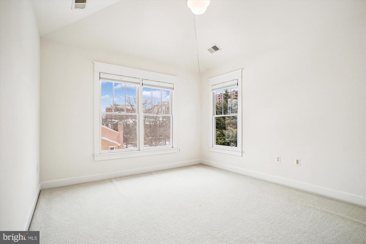 2500 12TH ST N, ARLINGTON, Virginia 22201, 5 Bedrooms Bedrooms, ,4 BathroomsBathrooms,Residential,For sale,2500 12TH ST N,VAAR2068074 MLS # VAAR2068074