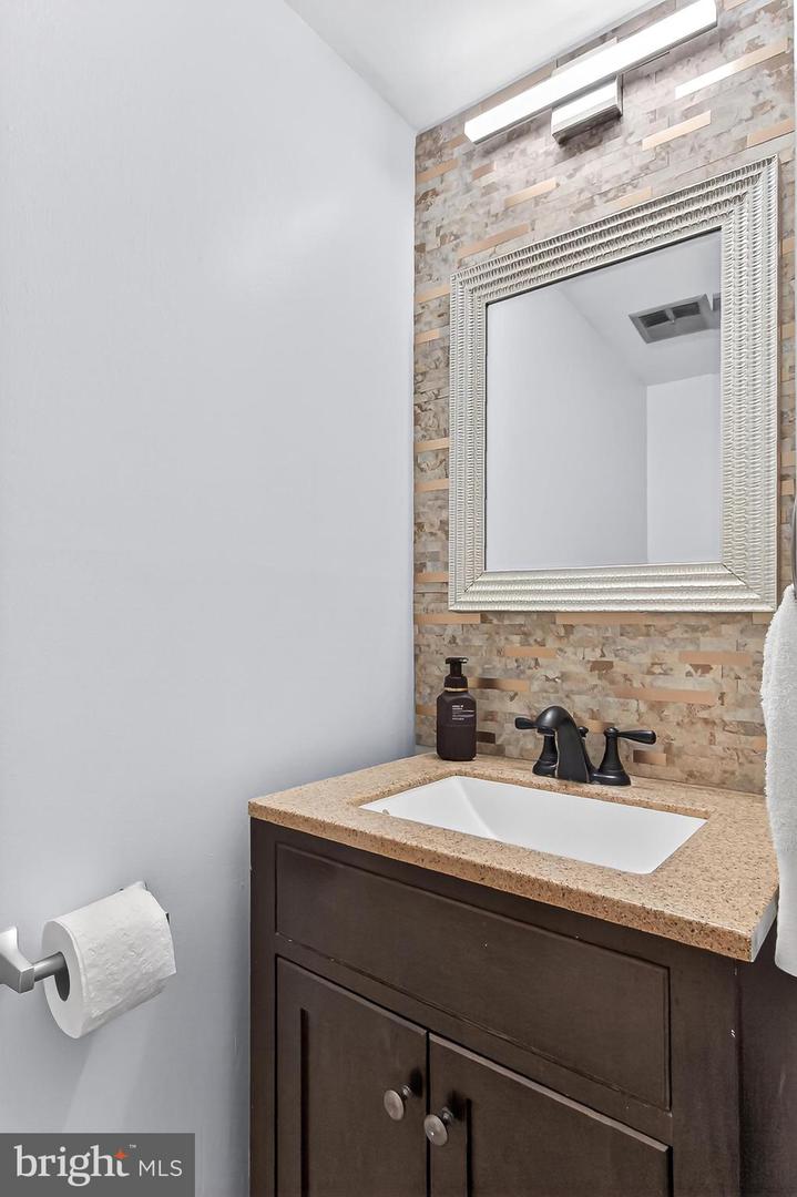 8495 KITCHENER DR, SPRINGFIELD, Virginia 22153, 3 Bedrooms Bedrooms, ,3 BathroomsBathrooms,Residential,For sale,8495 KITCHENER DR,VAFX2287300 MLS # VAFX2287300