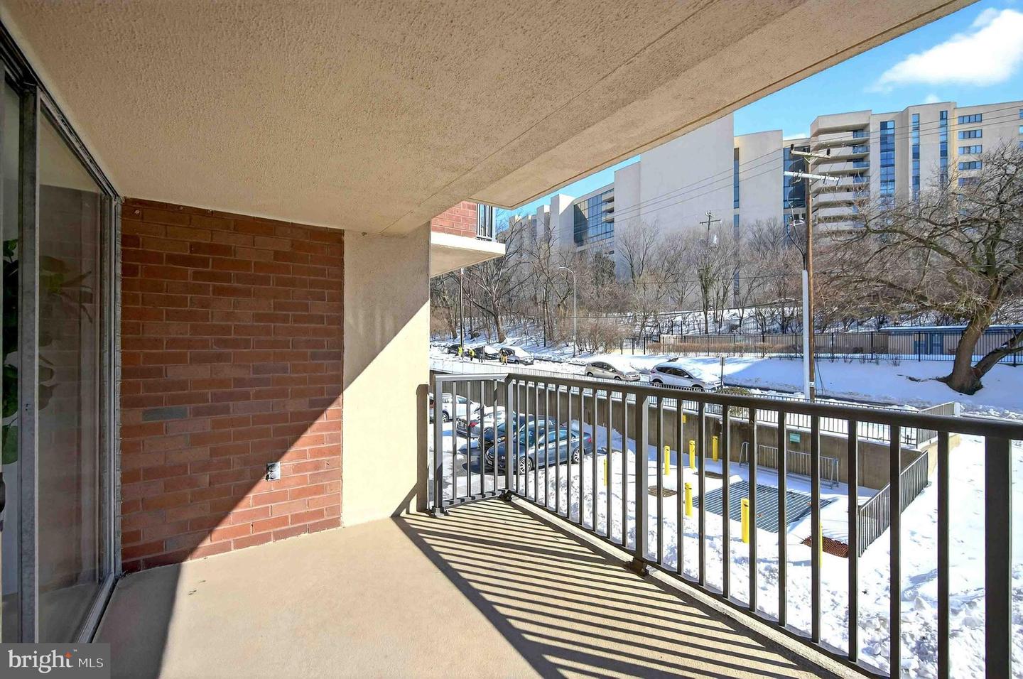 1300 ARMY NAVY DR #117, ARLINGTON, Virginia 22202, 2 Bedrooms Bedrooms, ,2 BathroomsBathrooms,Residential,For sale,1300 ARMY NAVY DR #117,VAAR2068082 MLS # VAAR2068082