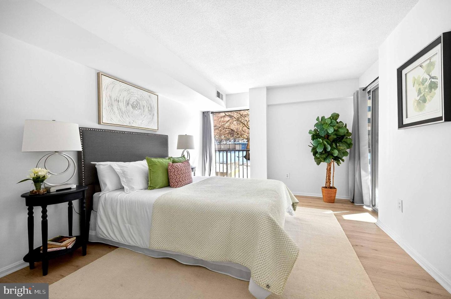 1300 ARMY NAVY DR #117, ARLINGTON, Virginia 22202, 2 Bedrooms Bedrooms, ,2 BathroomsBathrooms,Residential,For sale,1300 ARMY NAVY DR #117,VAAR2068082 MLS # VAAR2068082