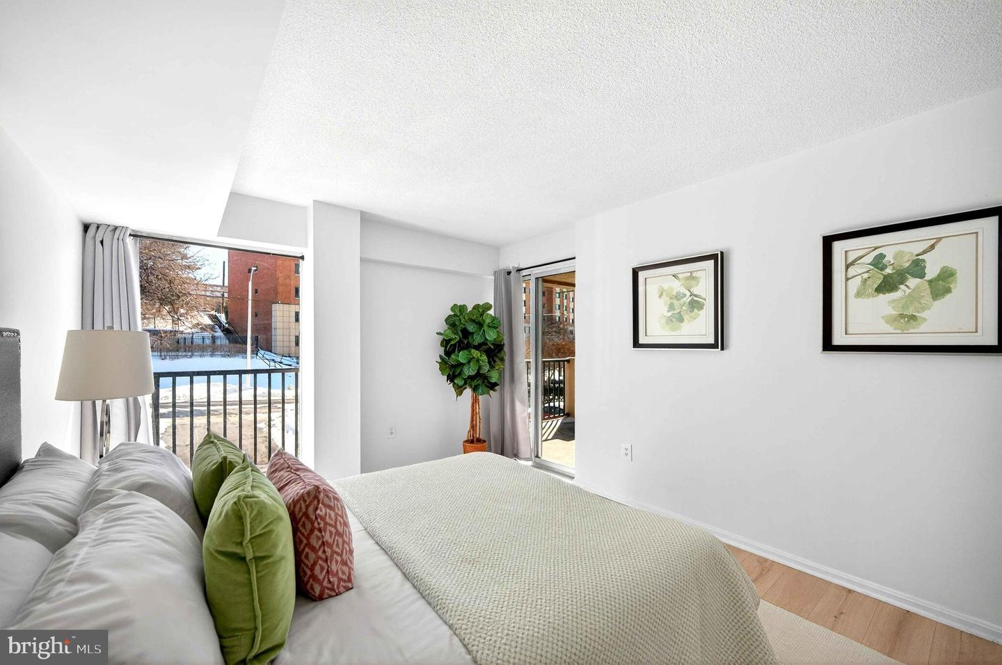 1300 ARMY NAVY DR #117, ARLINGTON, Virginia 22202, 2 Bedrooms Bedrooms, ,2 BathroomsBathrooms,Residential,For sale,1300 ARMY NAVY DR #117,VAAR2068082 MLS # VAAR2068082